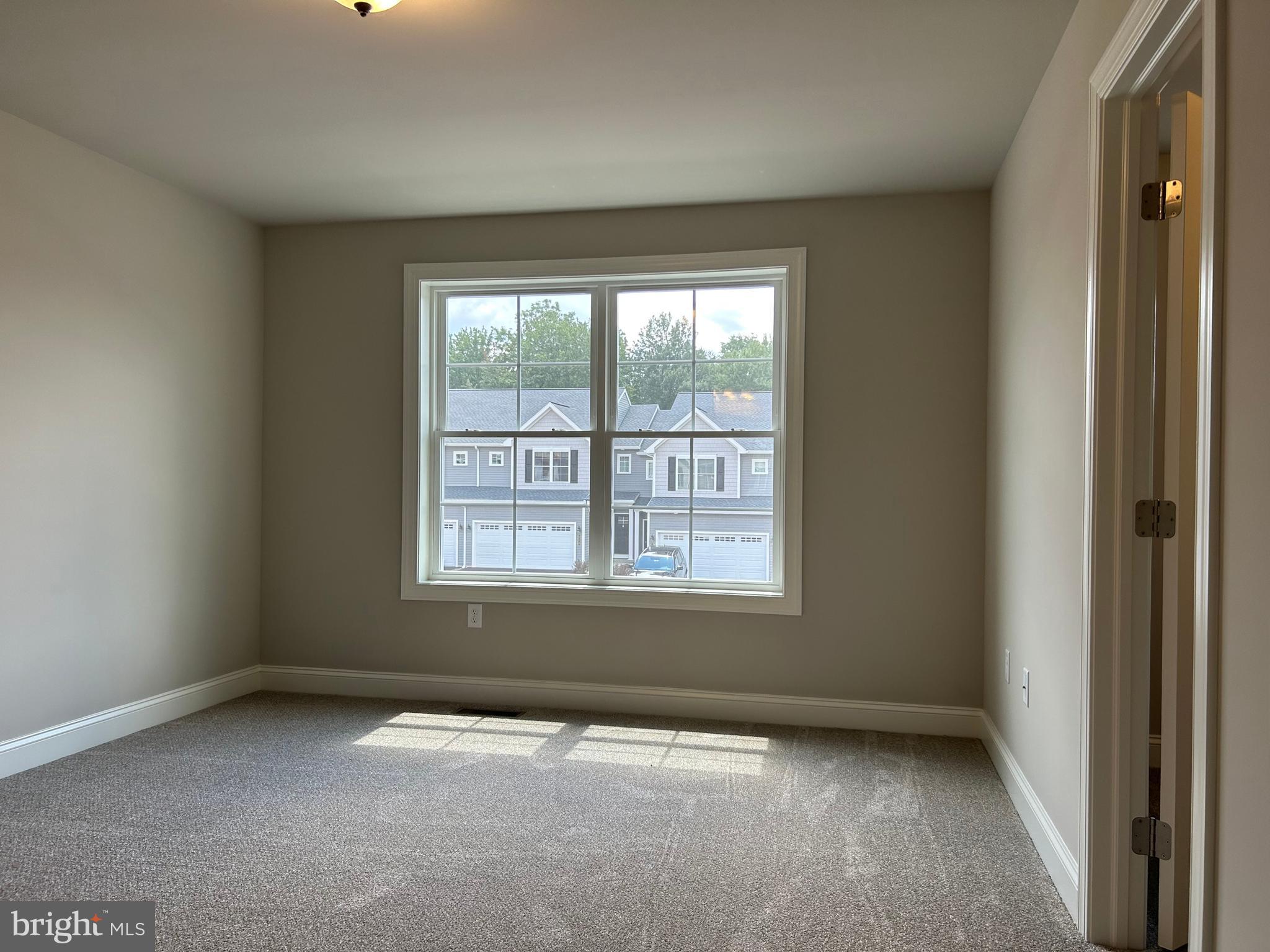 WOODLAND HILLS - Residential