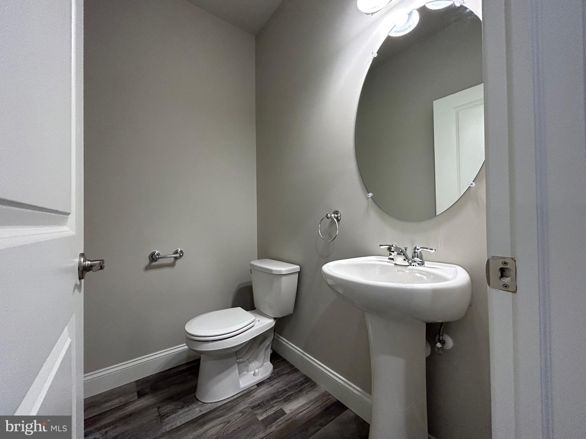 WOODLAND HILLS - Residential