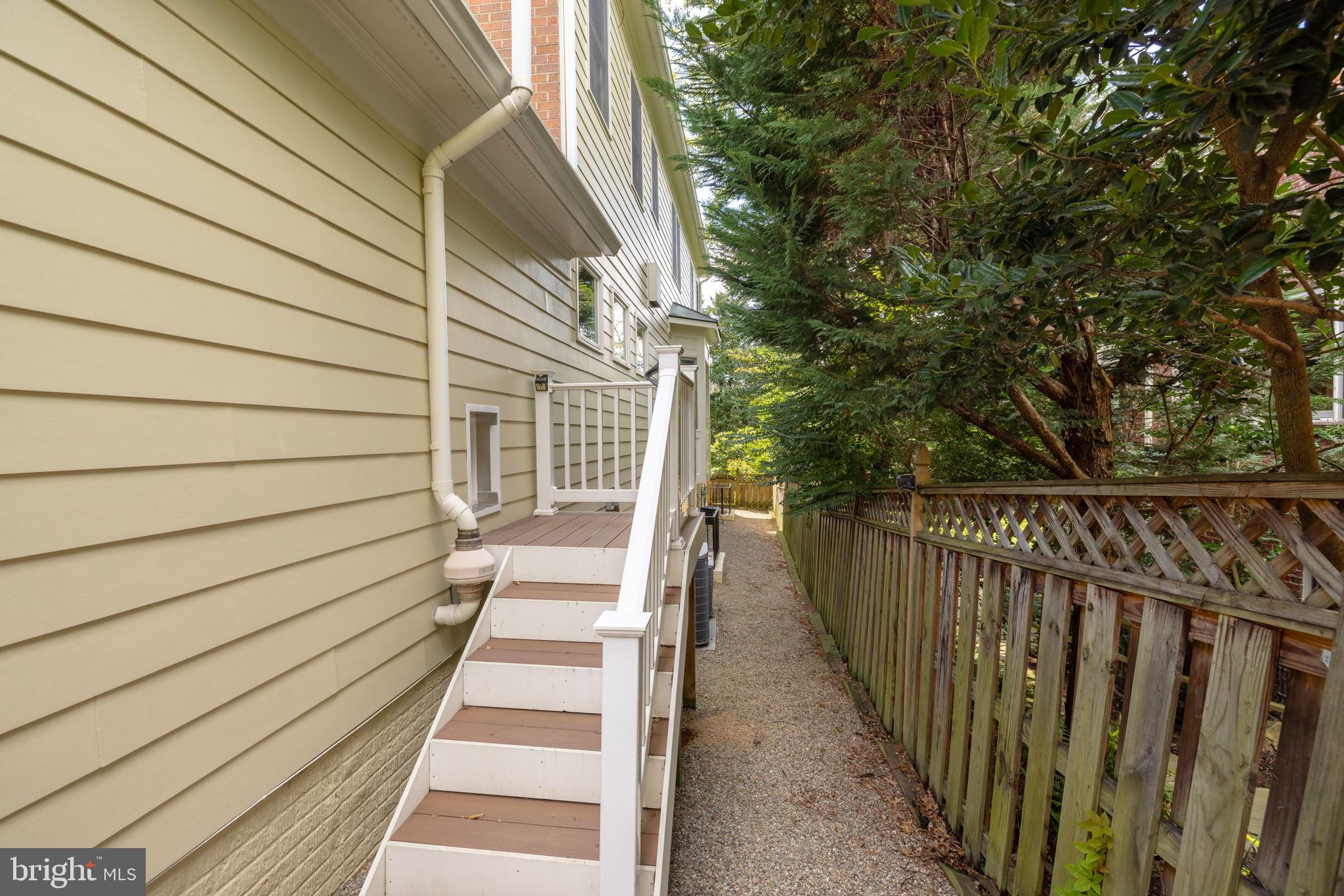 FOGGYS PASTURE - Residential