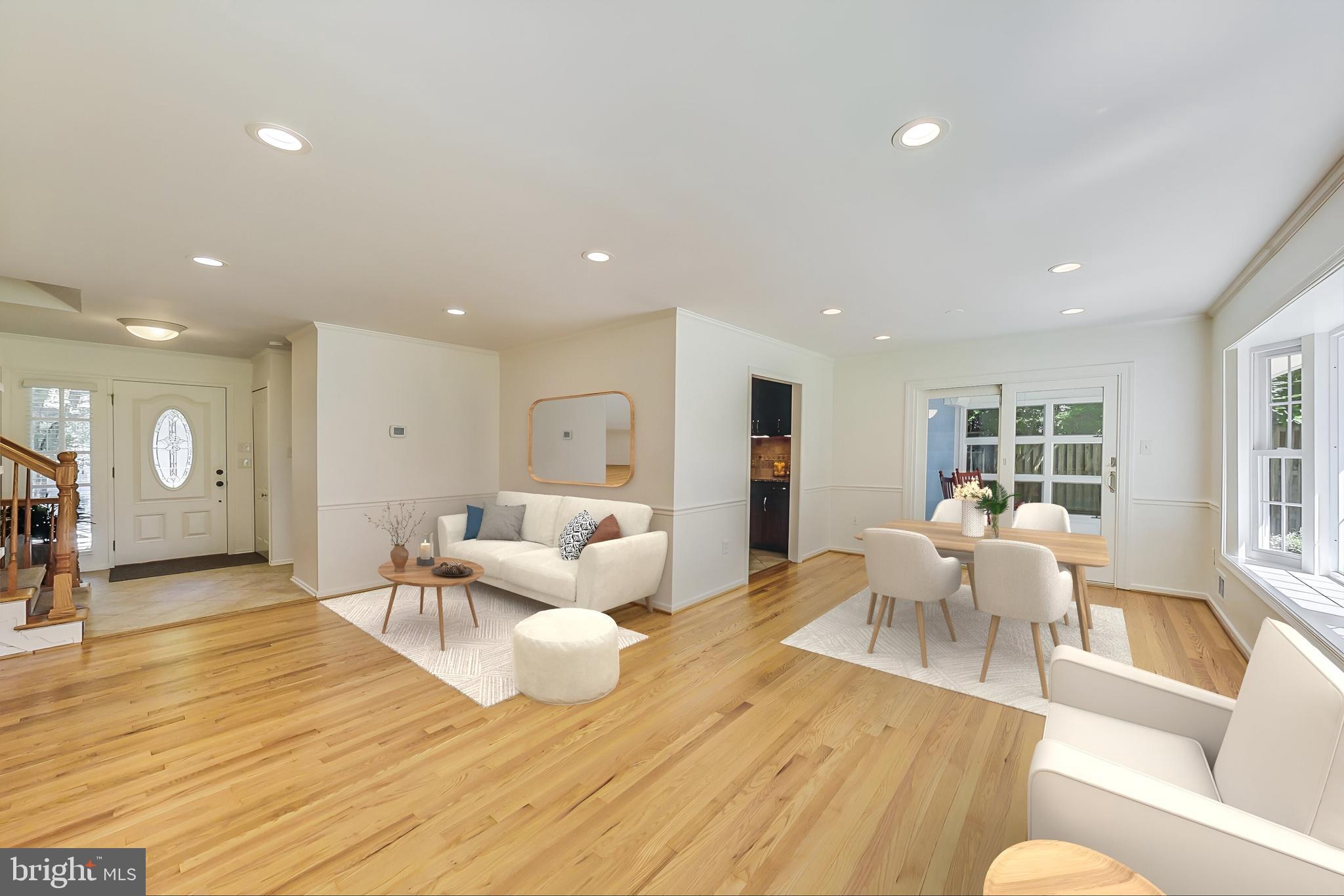 COUNTRY CLUB VIEW - Residential