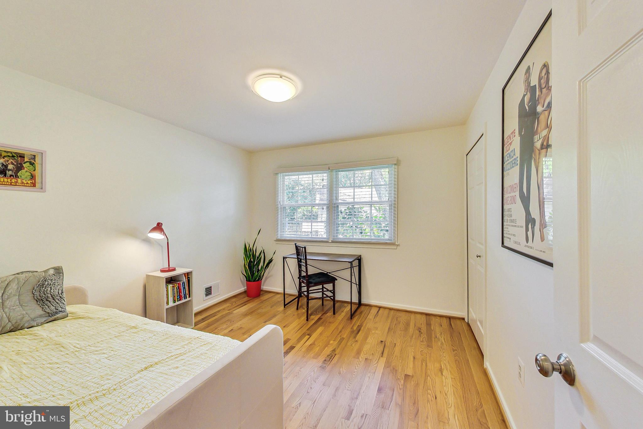 COUNTRY CLUB VIEW - Residential