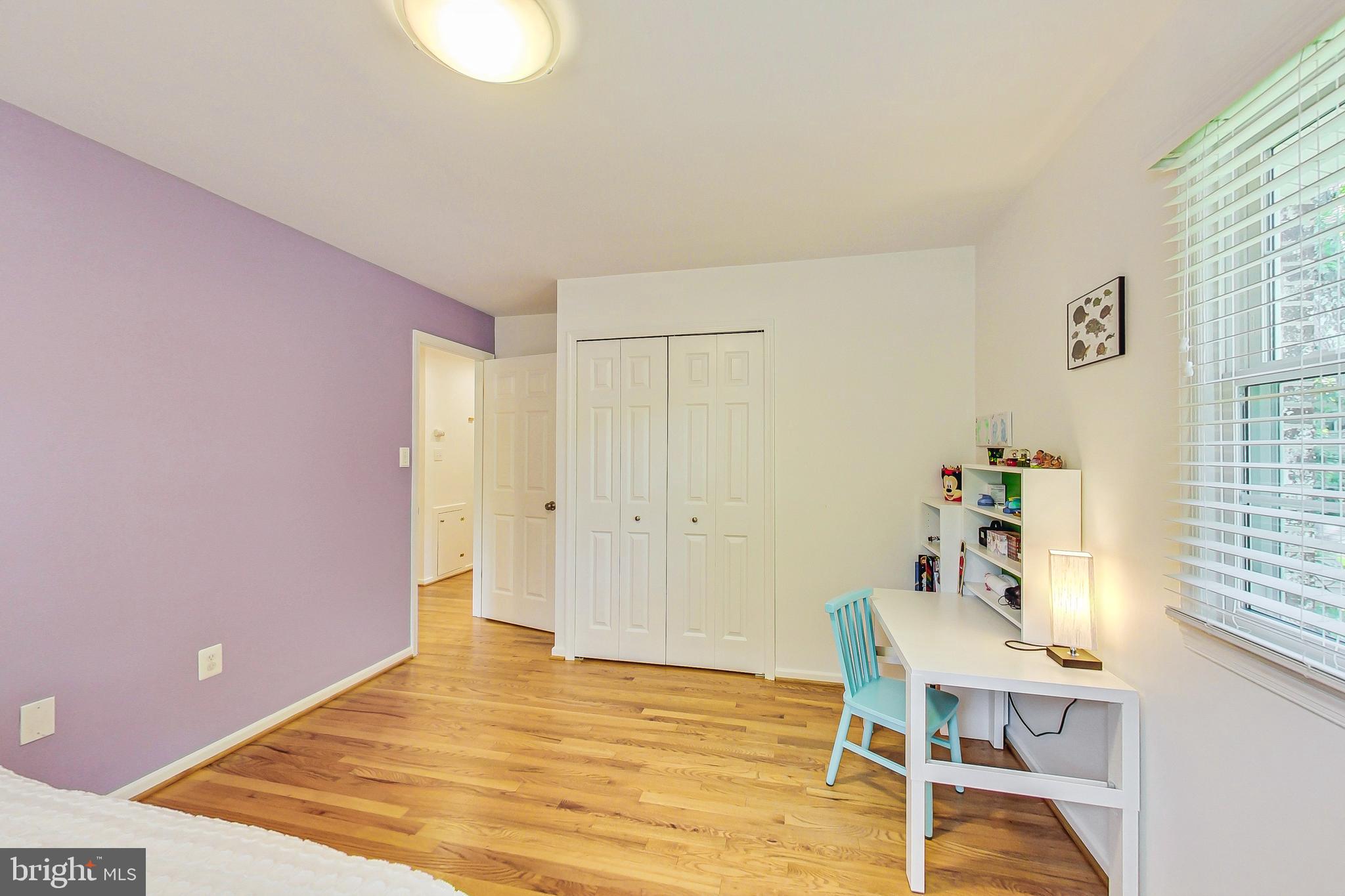 COUNTRY CLUB VIEW - Residential