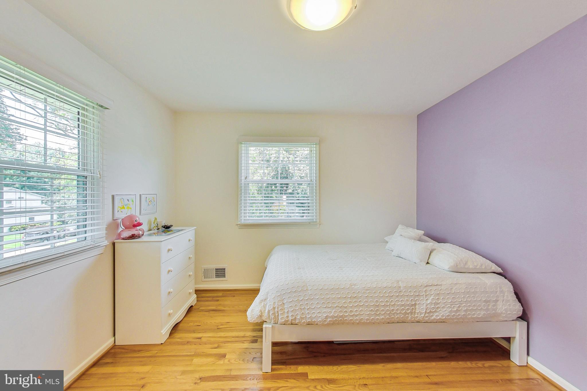 COUNTRY CLUB VIEW - Residential