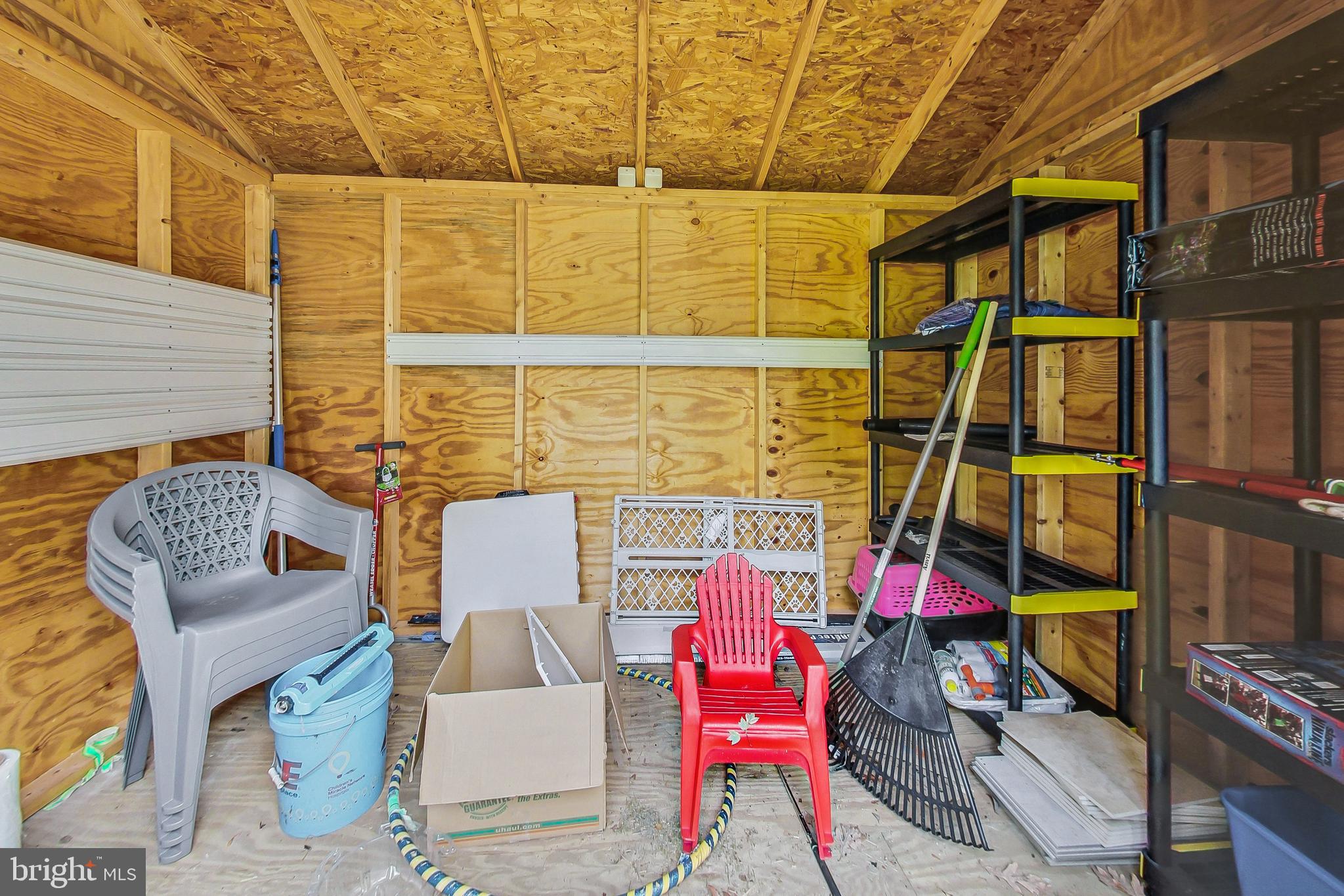 COUNTRY CLUB VIEW - Residential