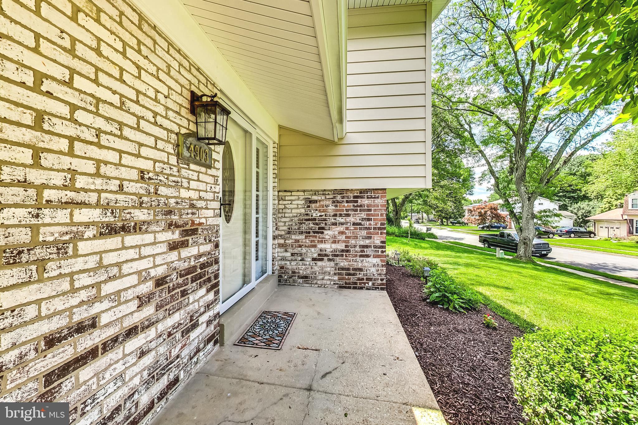 COUNTRY CLUB VIEW - Residential