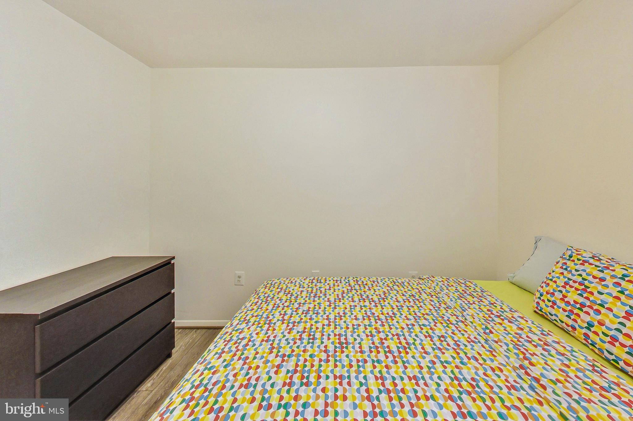 COUNTRY CLUB VIEW - Residential