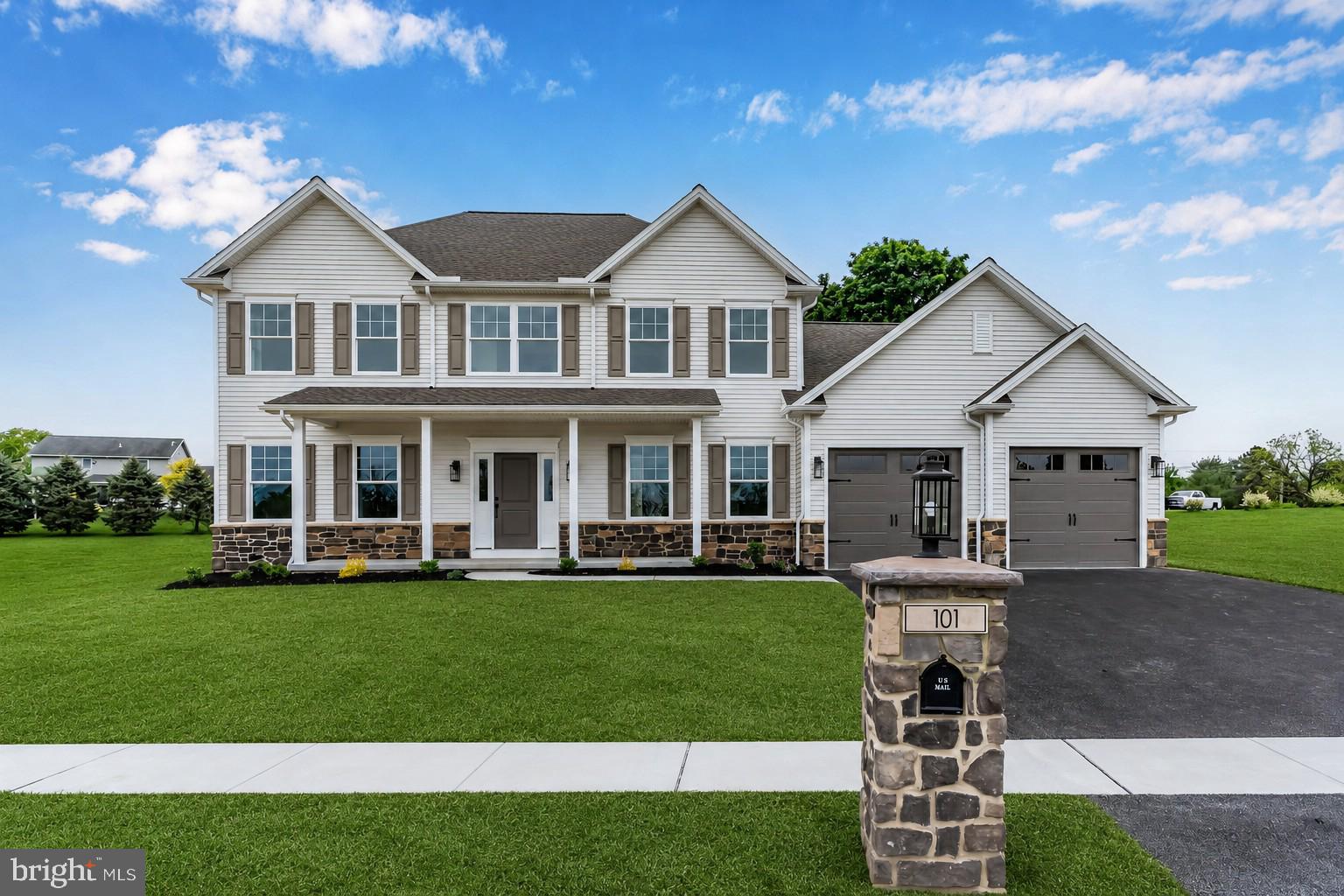 AUTUMN RIDGE - Residential