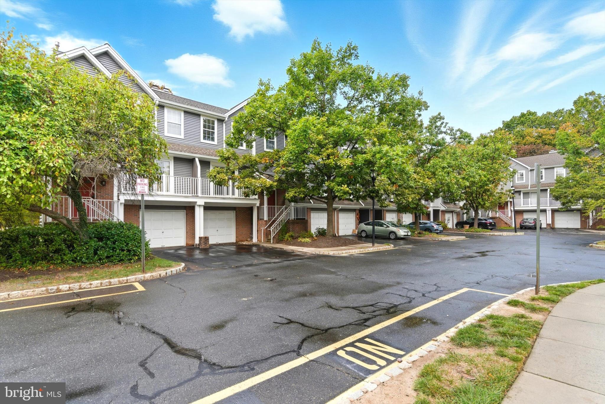 53 E SHREWSBURY PLACE