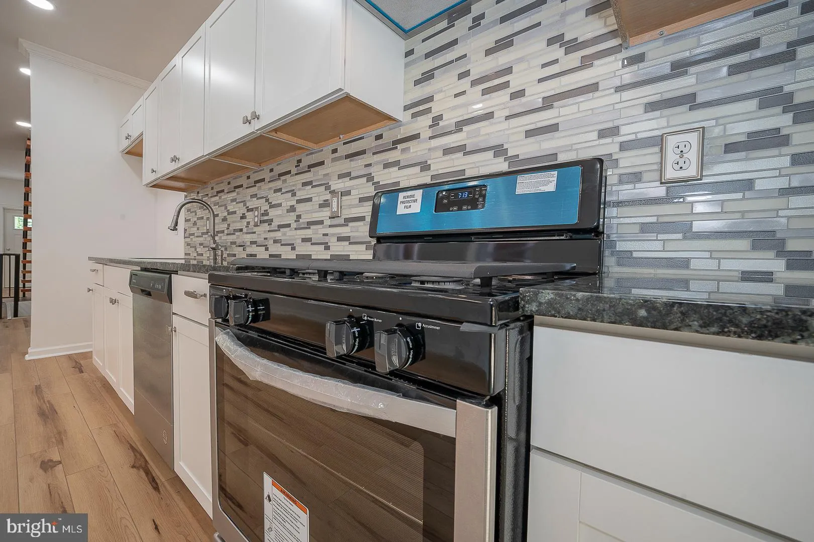 Philadelphia, Pennsylvania 19119, United States, 3 Bedrooms Bedrooms, ,4 BathroomsBathrooms,Residential,Contingent,52662