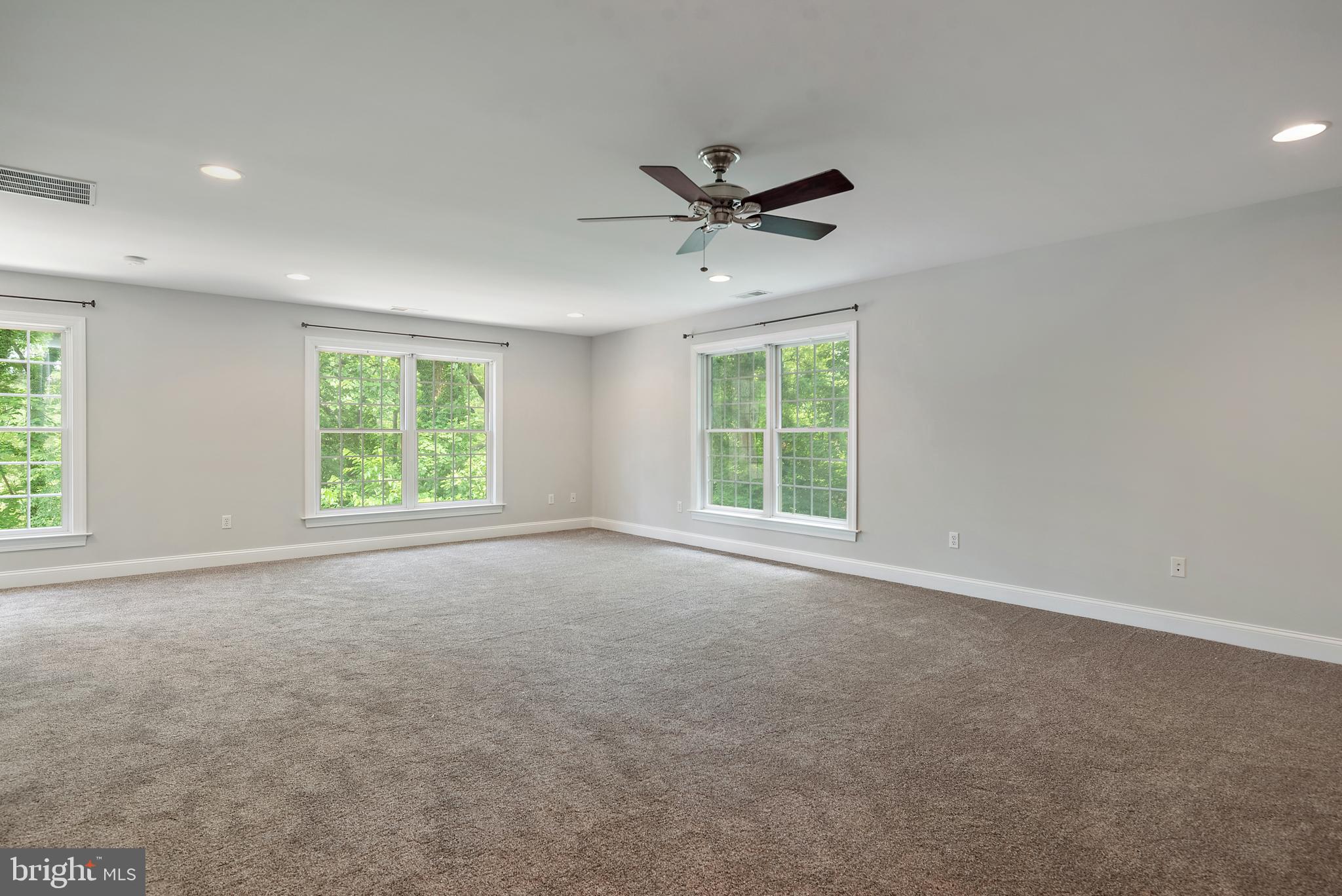 ARUNDEL PLAZA - Residential Lease