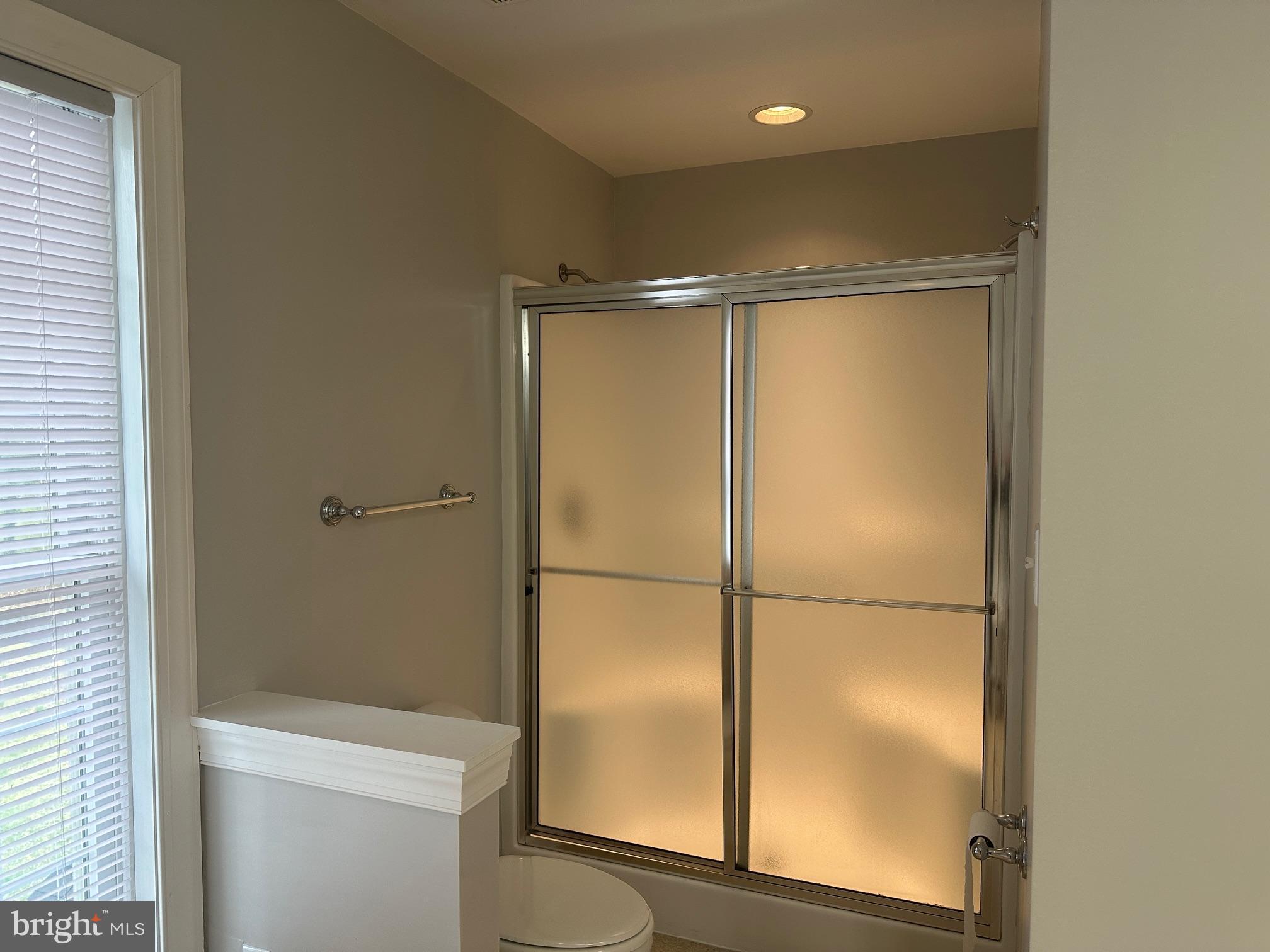 ARUNDEL PLAZA - Residential Lease