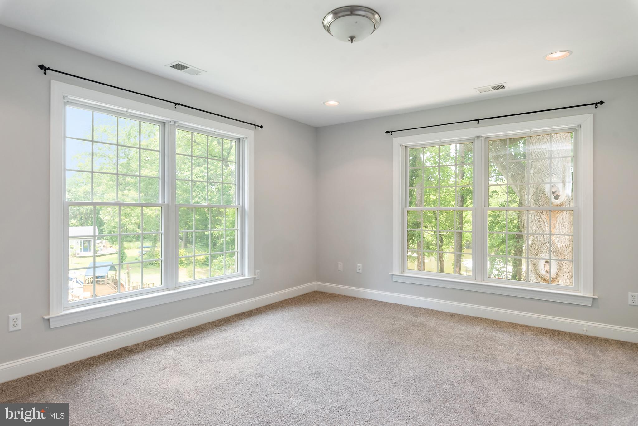 ARUNDEL PLAZA - Residential Lease