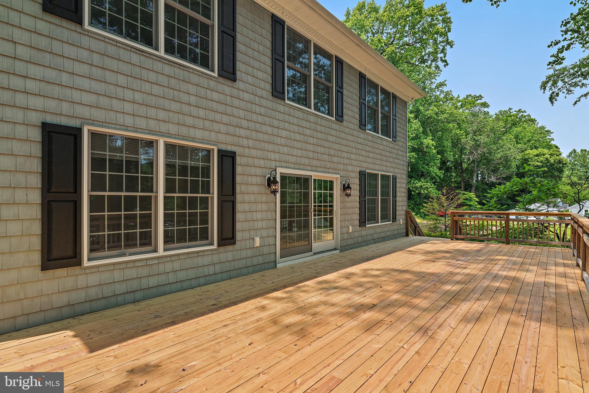 ARUNDEL PLAZA - Residential Lease