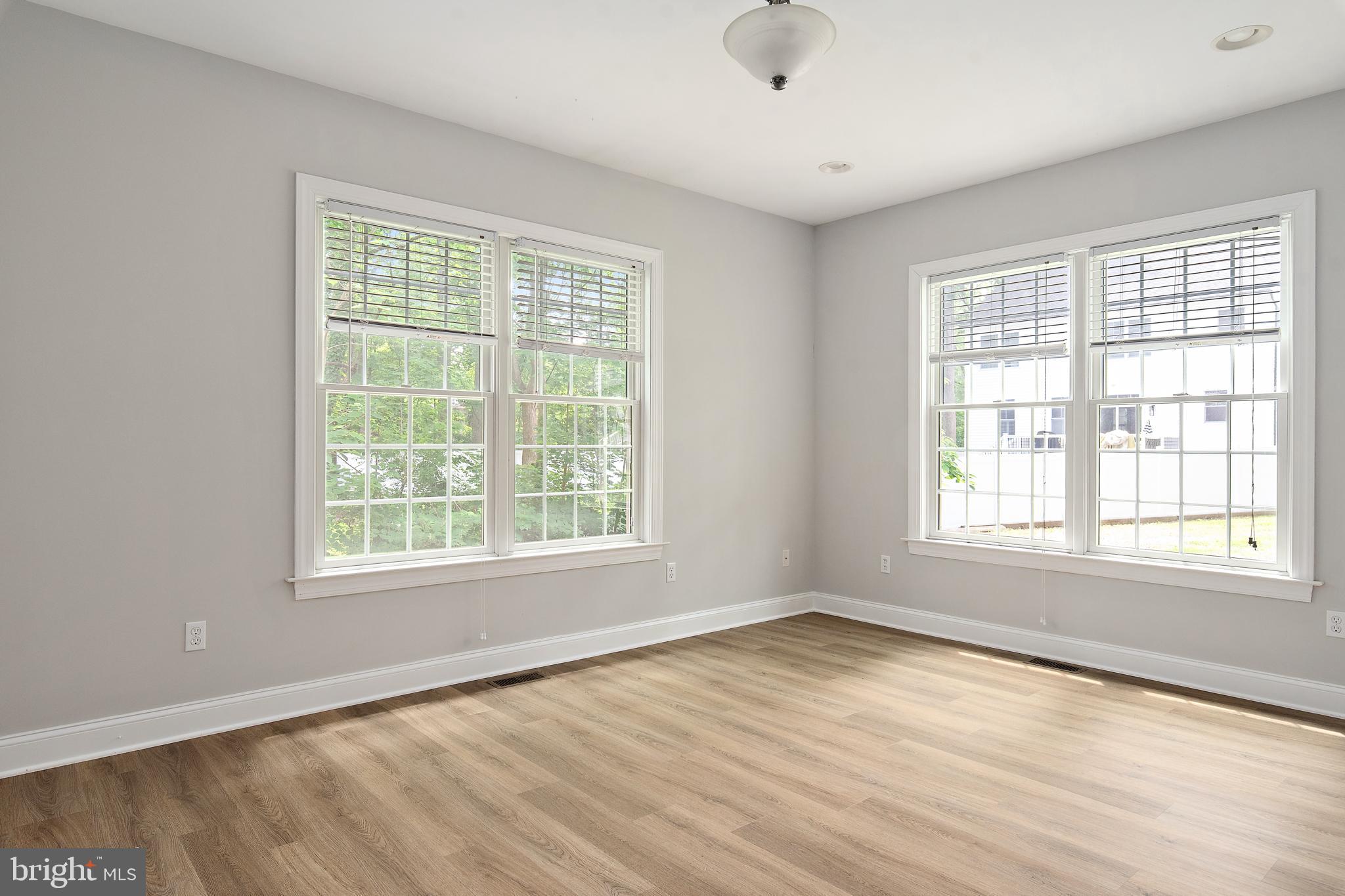 ARUNDEL PLAZA - Residential Lease