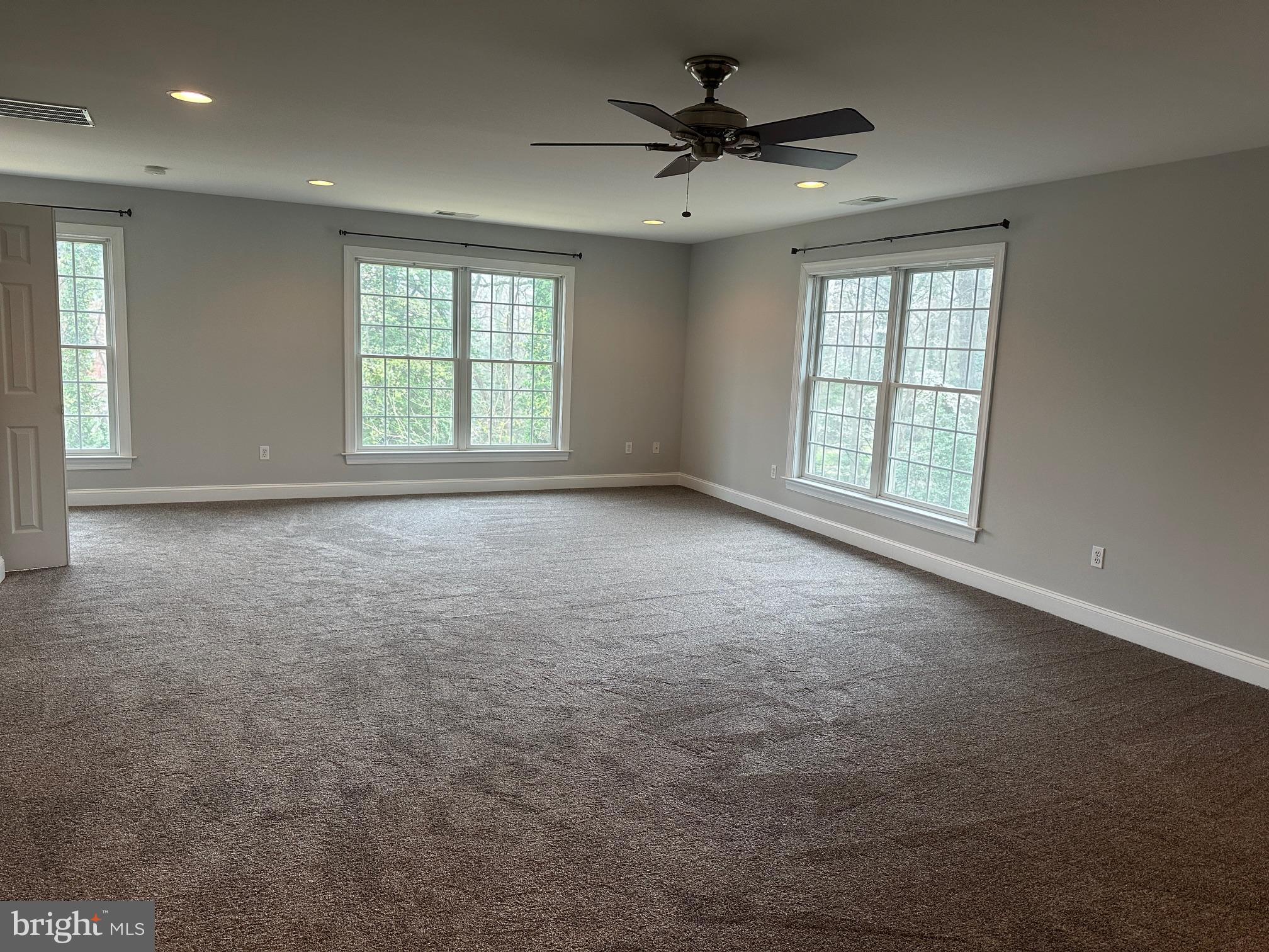 ARUNDEL PLAZA - Residential Lease