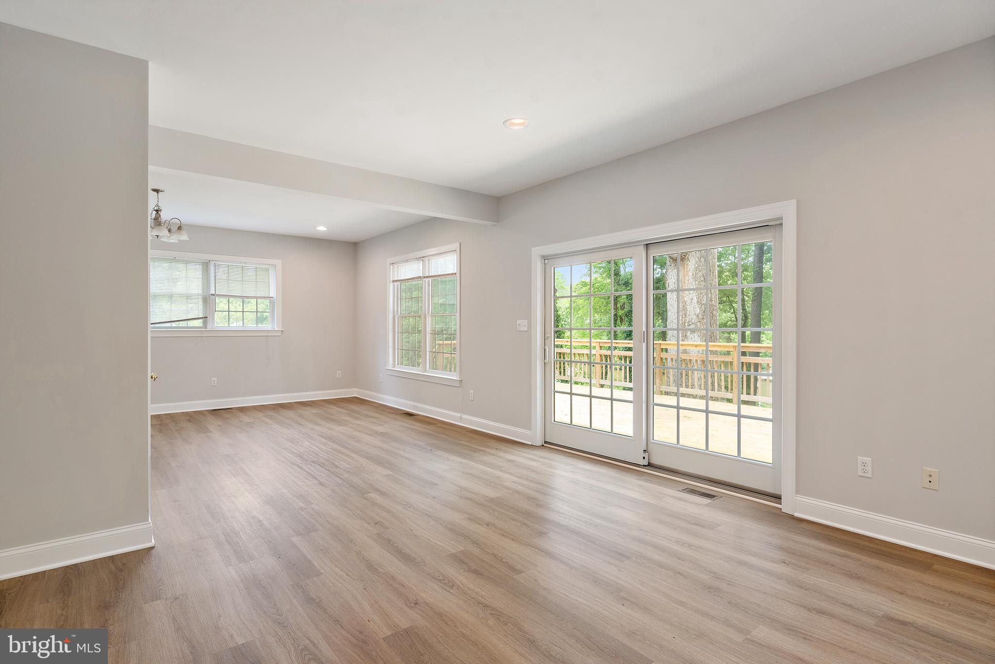 ARUNDEL PLAZA - Residential Lease