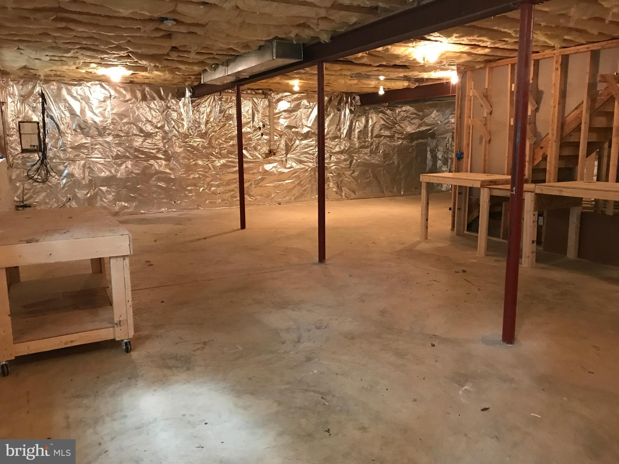 ARUNDEL PLAZA - Residential Lease