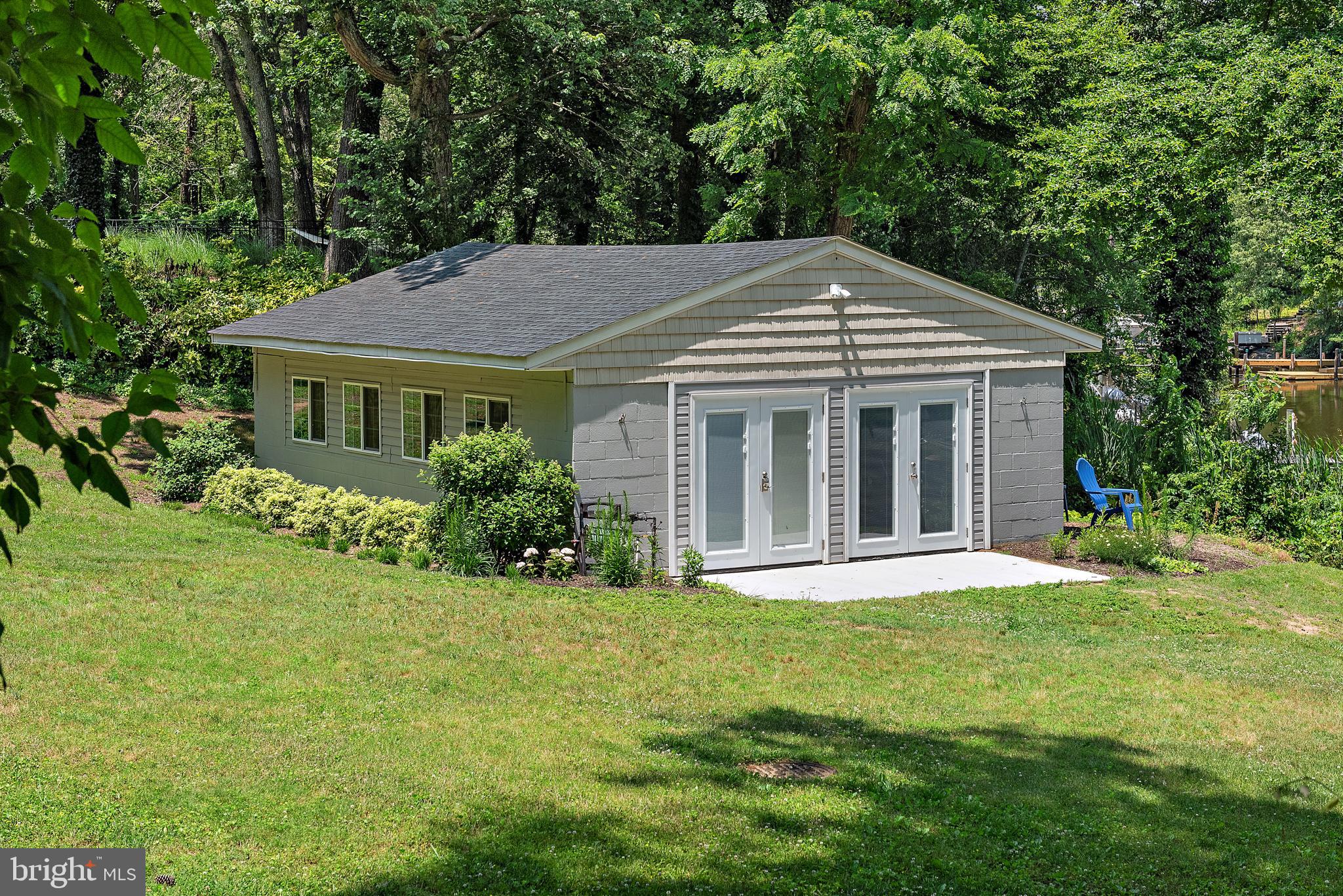 ARUNDEL PLAZA - Residential Lease