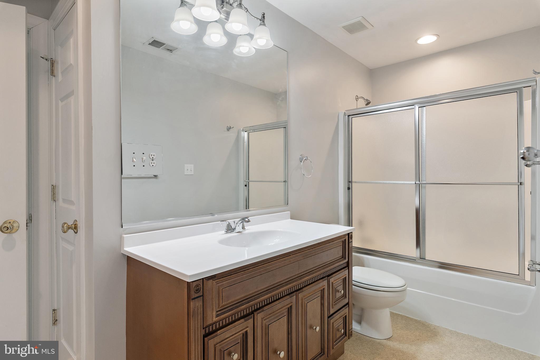 ARUNDEL PLAZA - Residential Lease