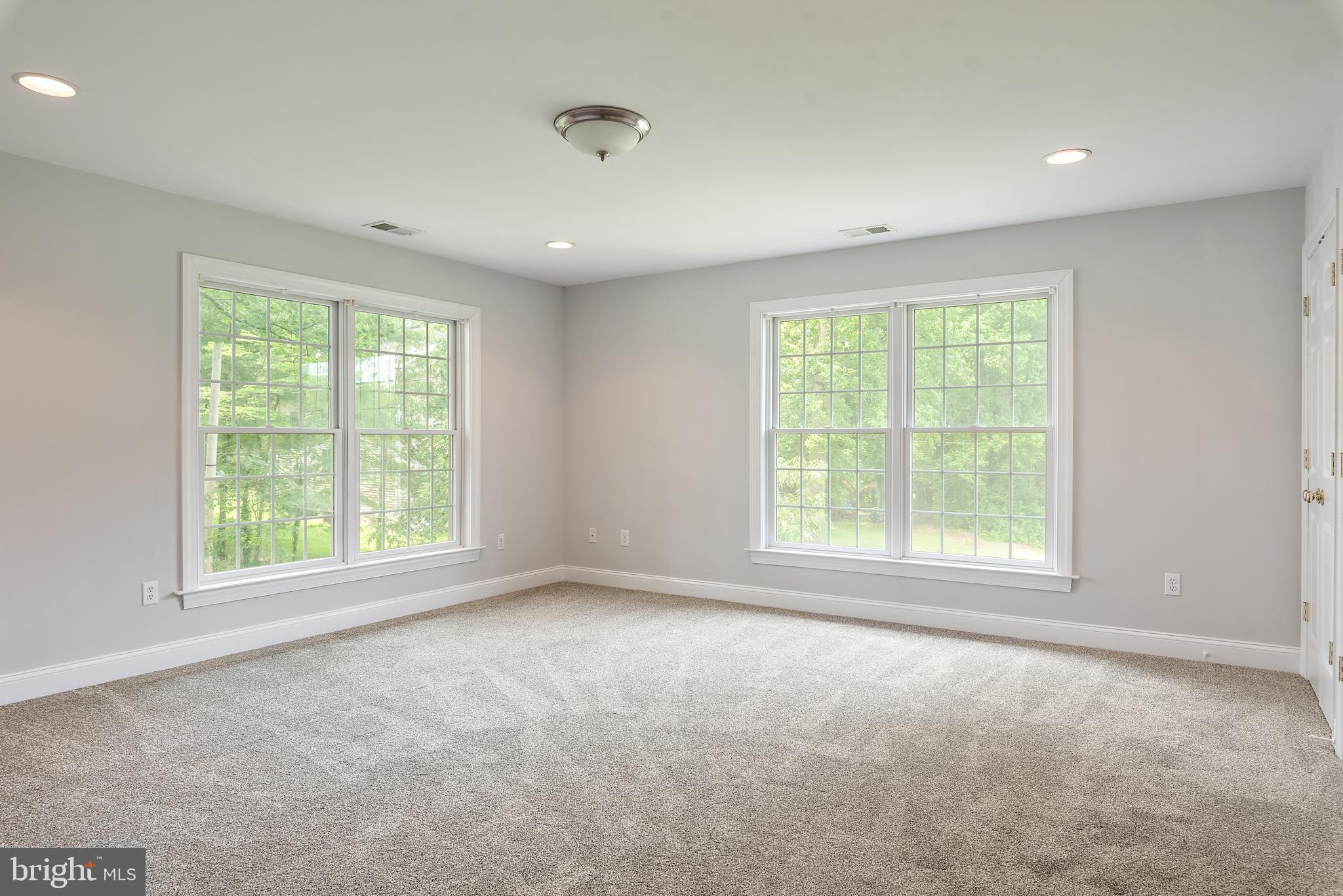 ARUNDEL PLAZA - Residential Lease