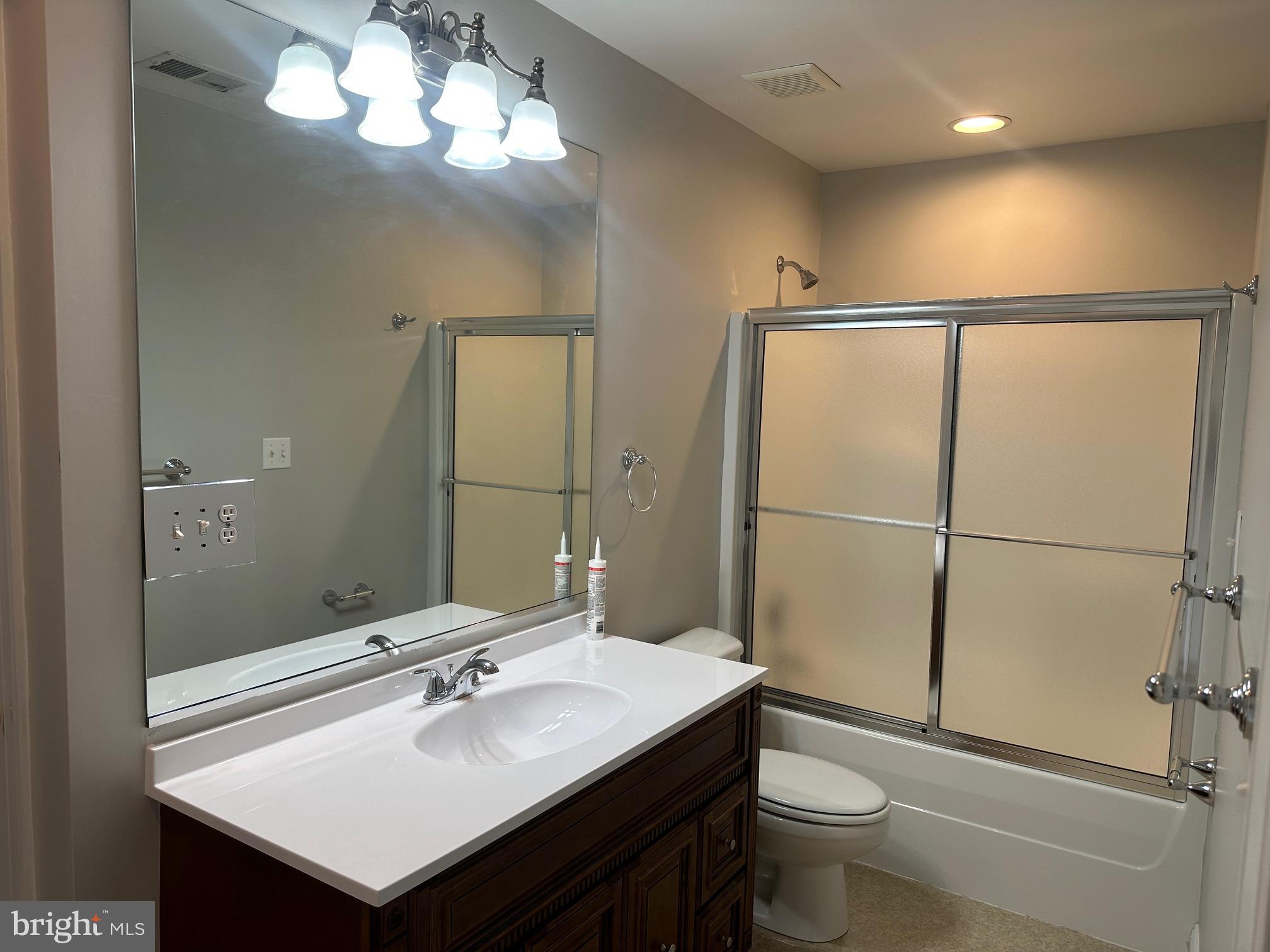 ARUNDEL PLAZA - Residential Lease