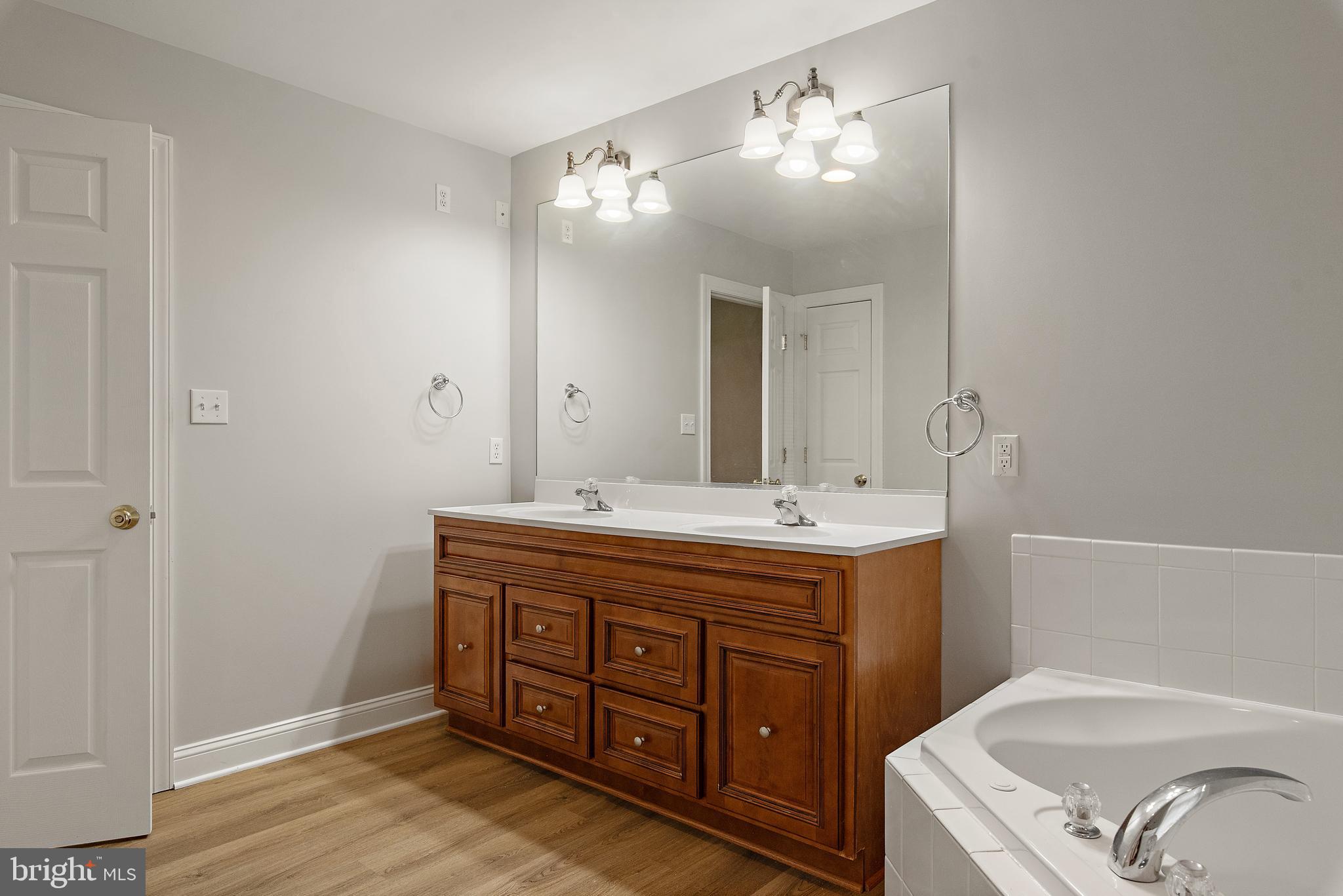 ARUNDEL PLAZA - Residential Lease