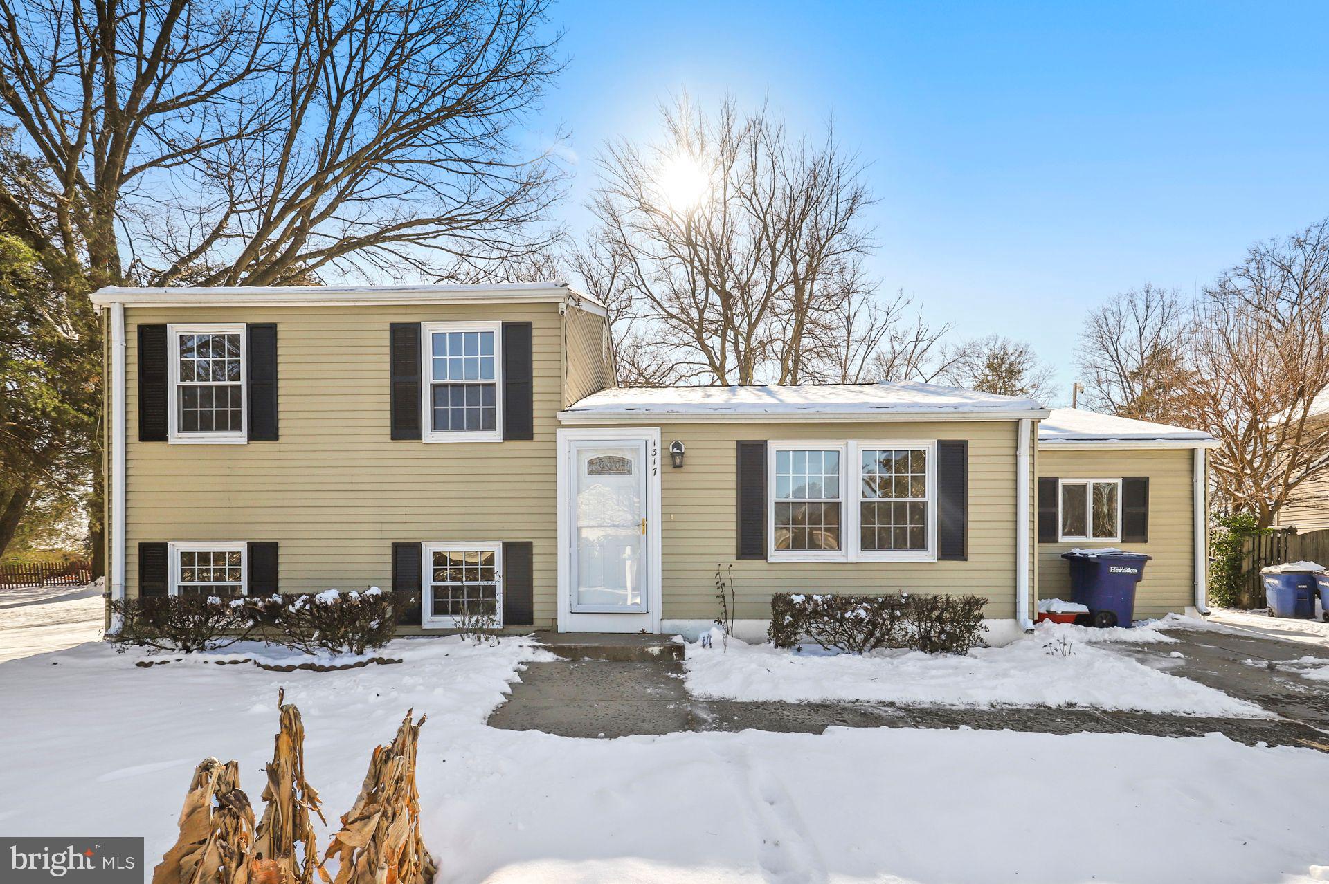 DULLES PARK - Residential