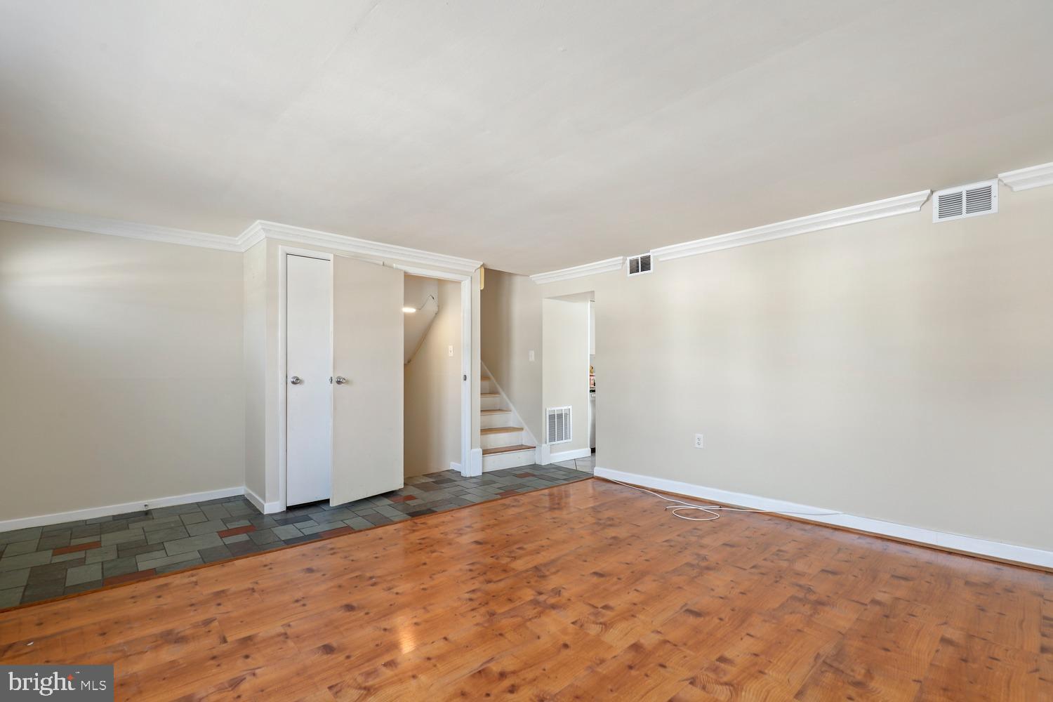 DULLES PARK - Residential