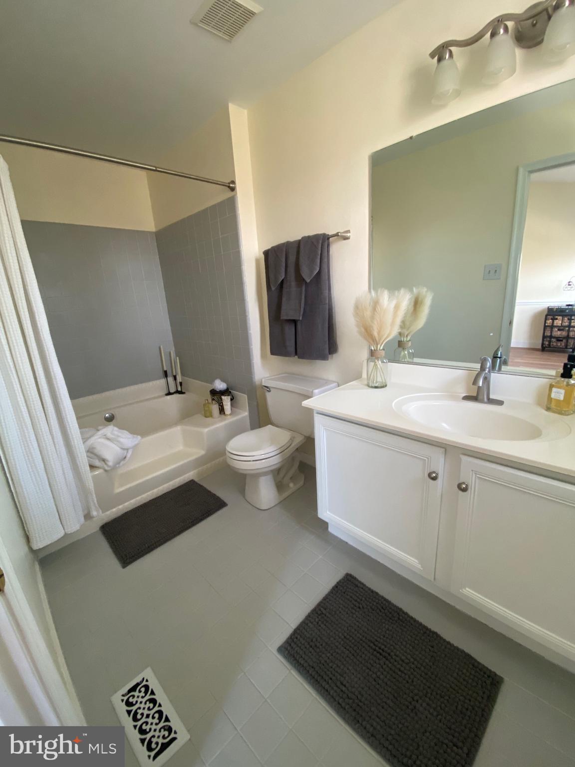 MARSH HARBOUR - Residential