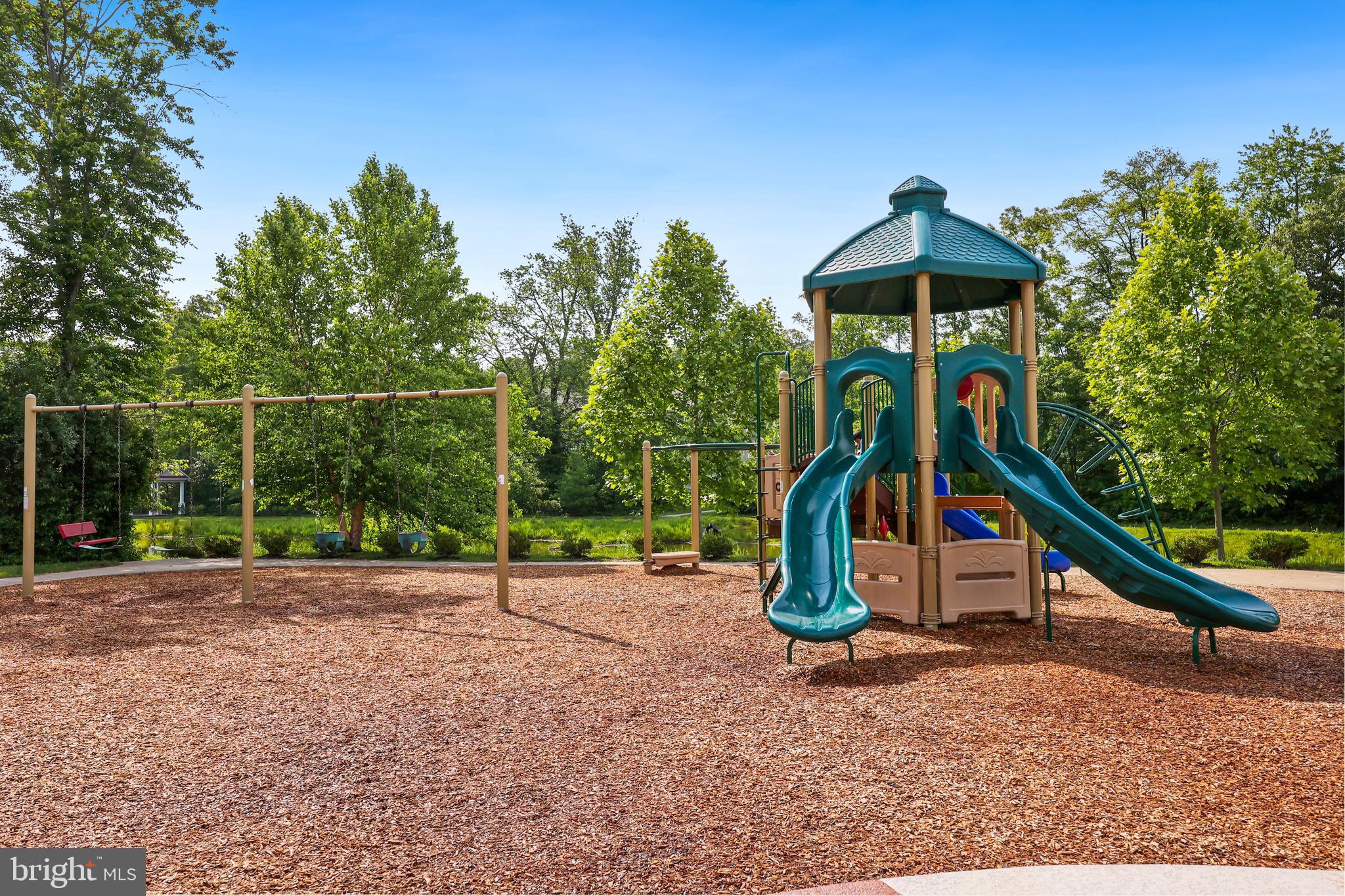 BRADLEY SQUARE - Residential