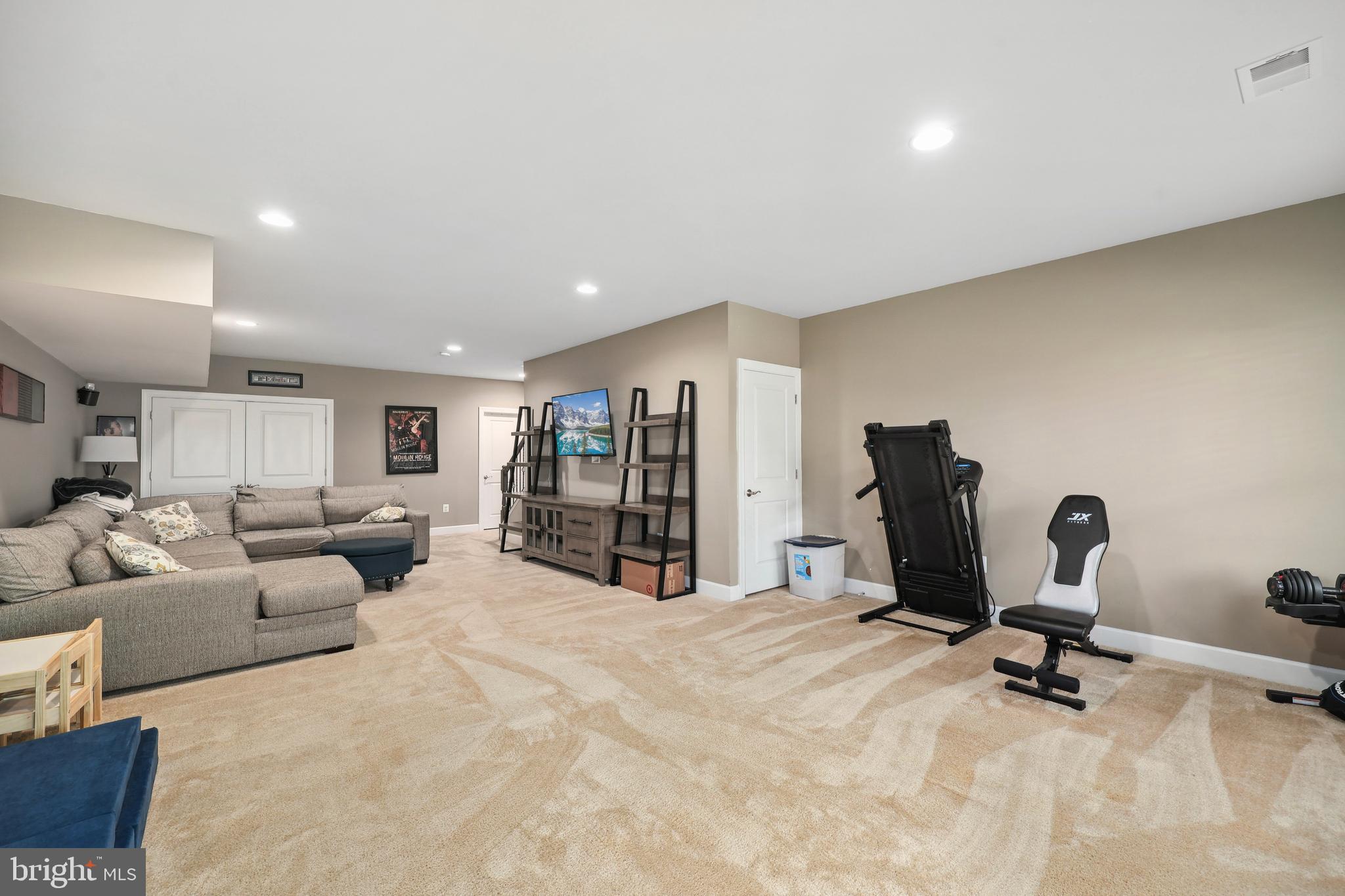 BRADLEY SQUARE - Residential