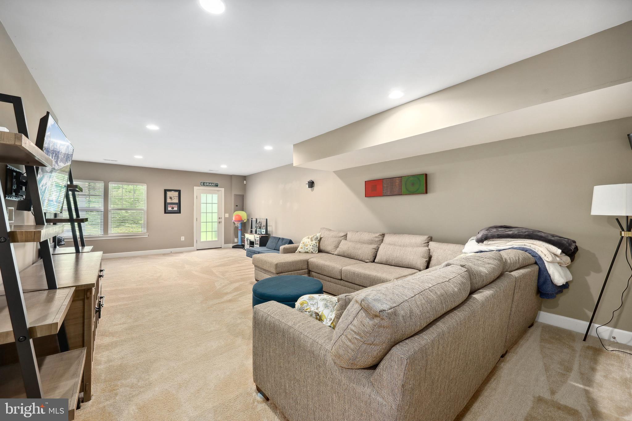 BRADLEY SQUARE - Residential