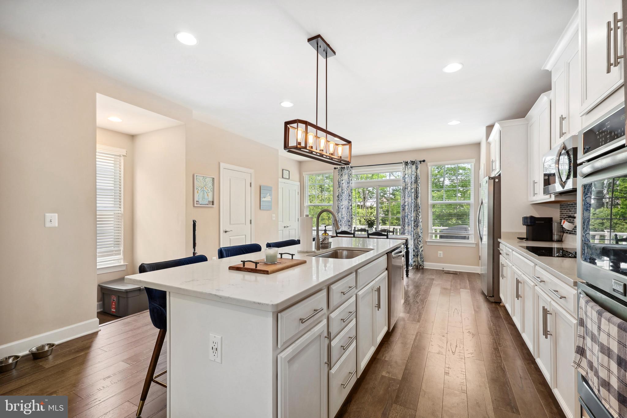 BRADLEY SQUARE - Residential