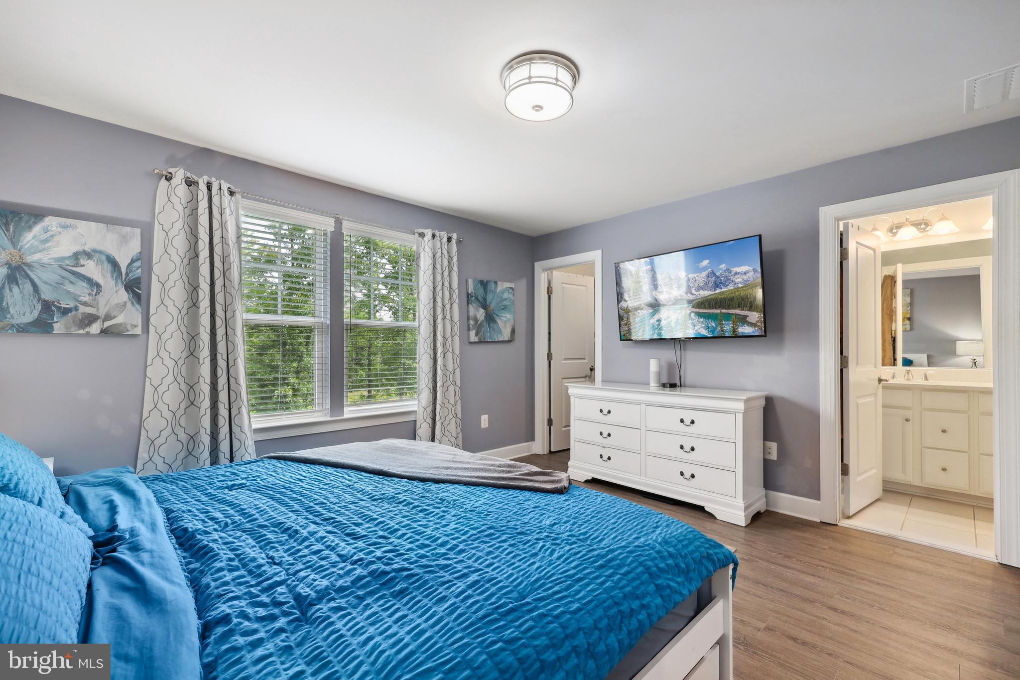 BRADLEY SQUARE - Residential