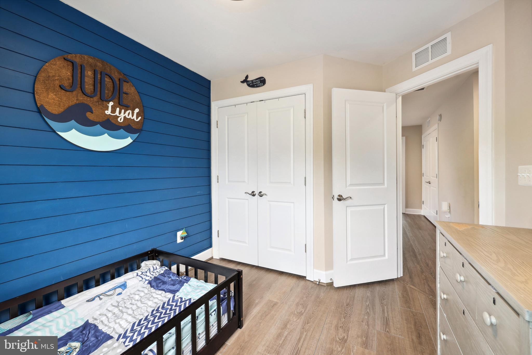 BRADLEY SQUARE - Residential