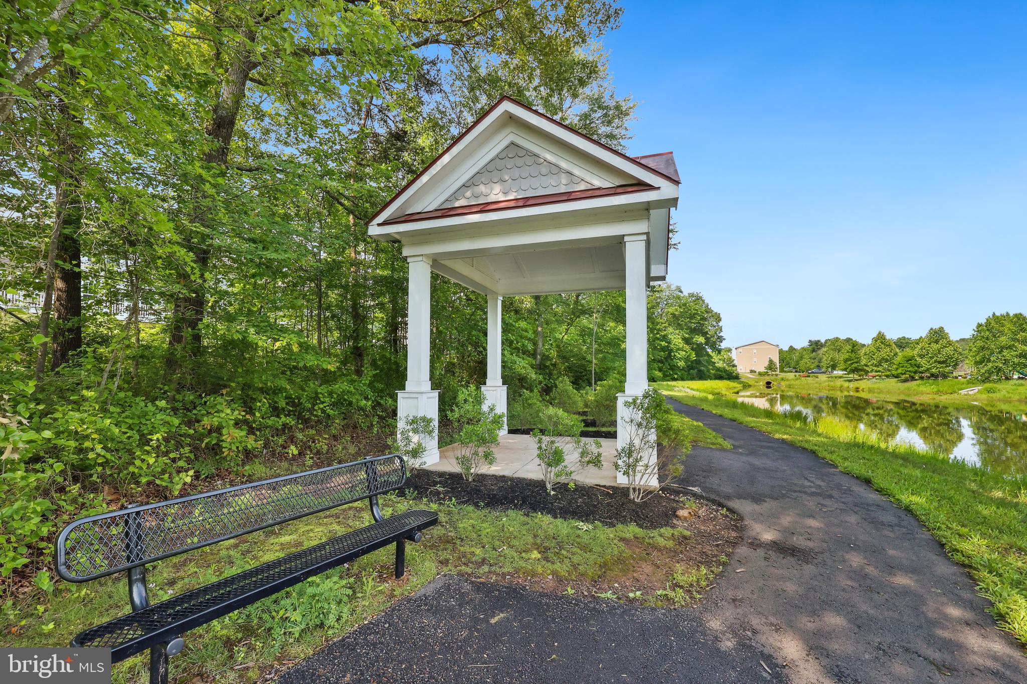 BRADLEY SQUARE - Residential