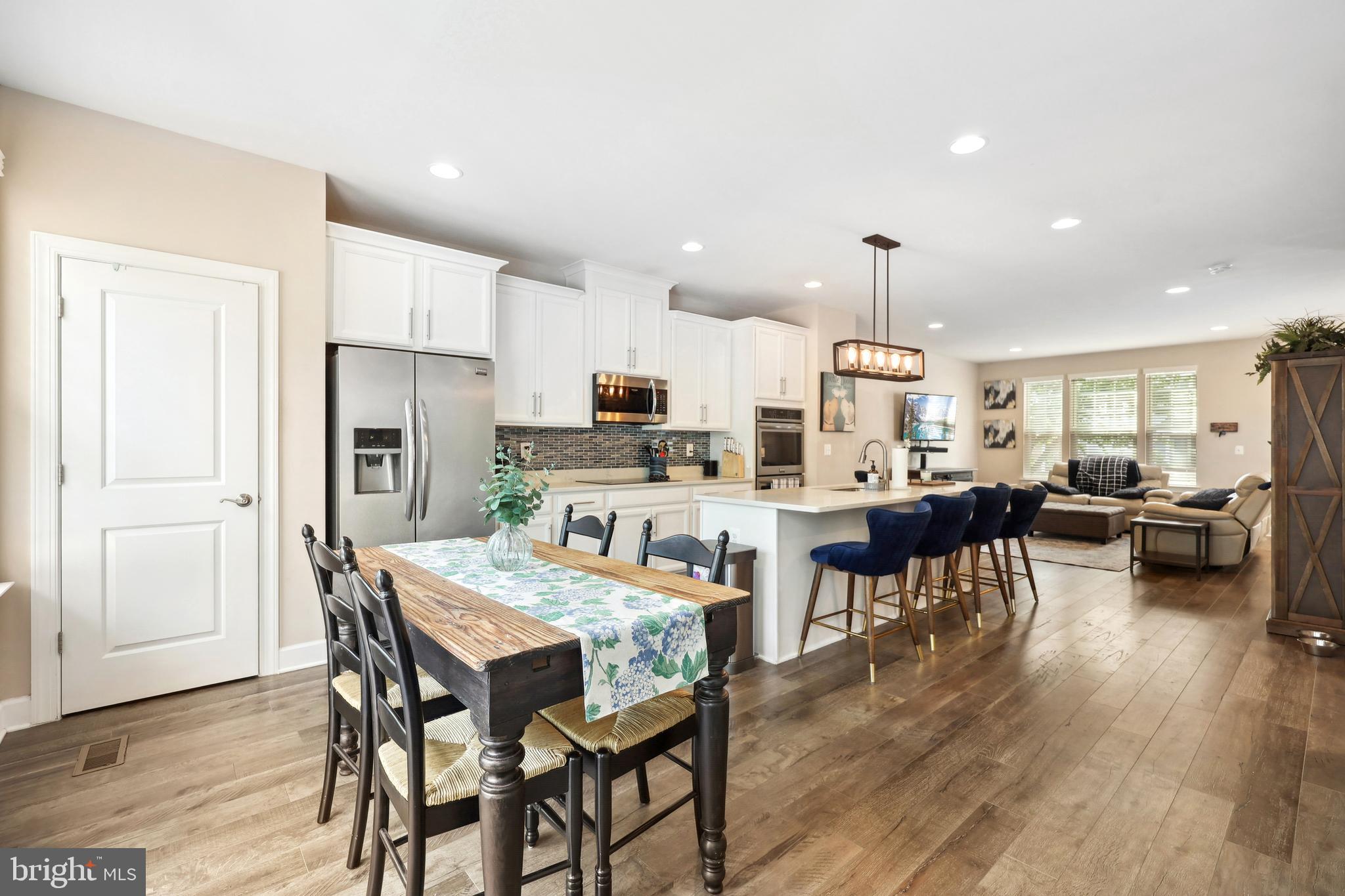 BRADLEY SQUARE - Residential