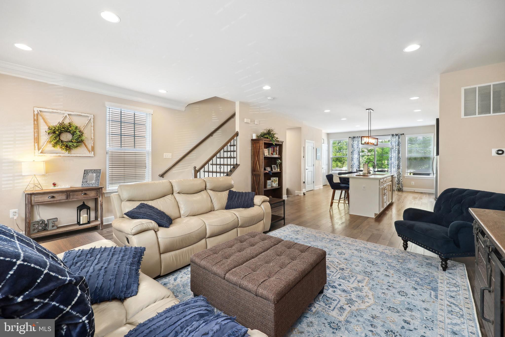 BRADLEY SQUARE - Residential