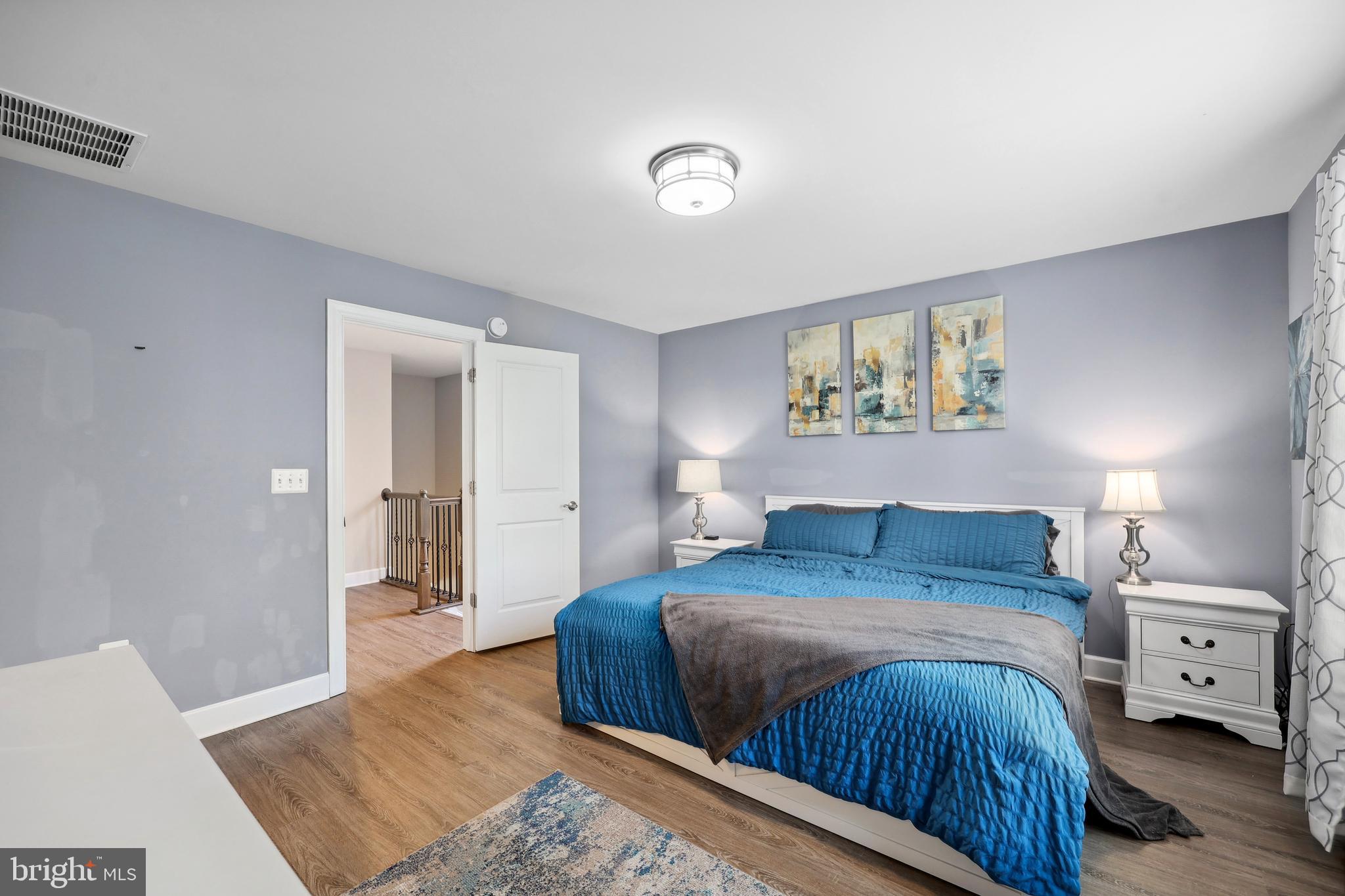 BRADLEY SQUARE - Residential