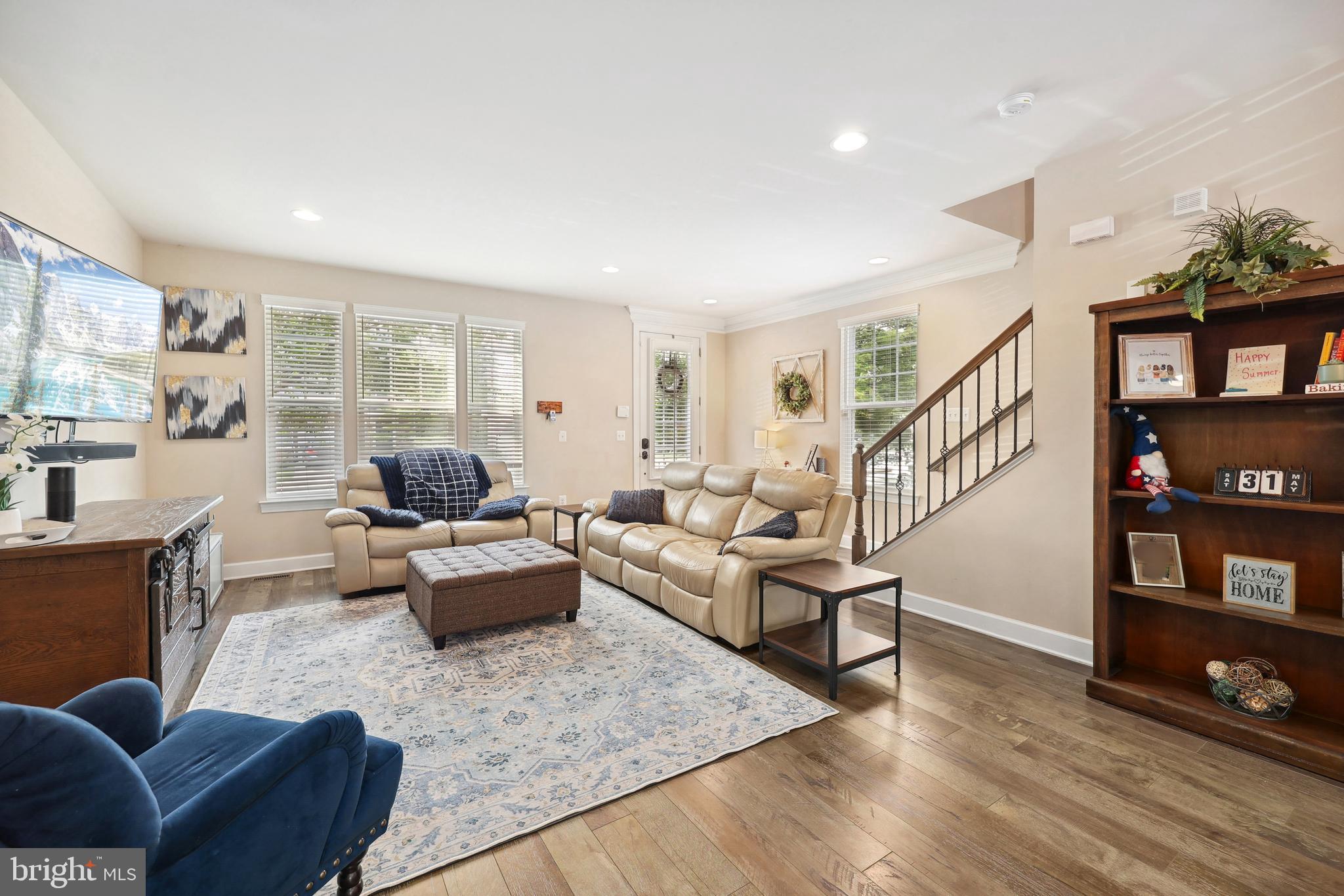 BRADLEY SQUARE - Residential