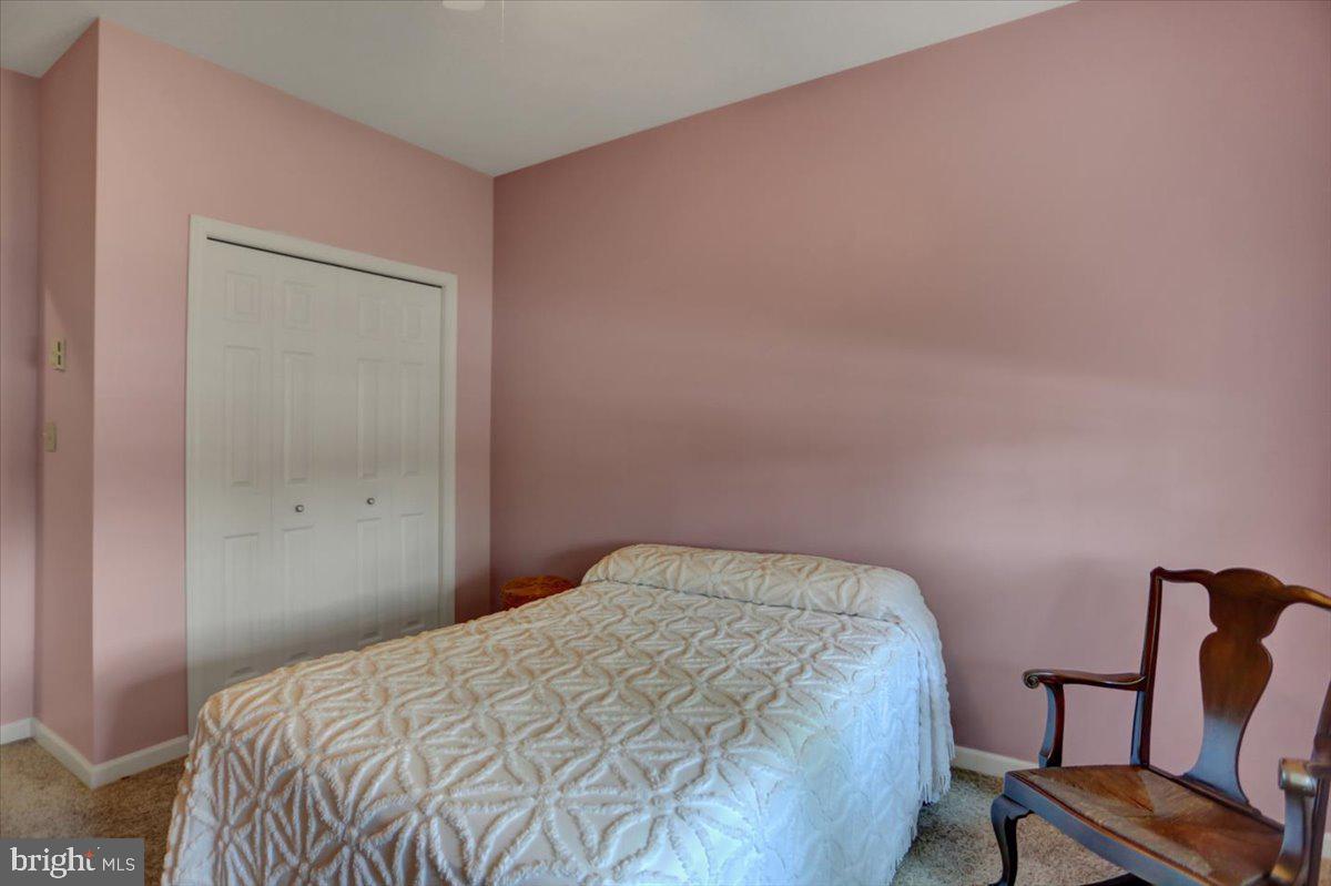 SUMMERLAND MANOR - Residential