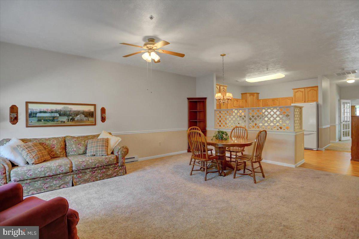 SUMMERLAND MANOR - Residential