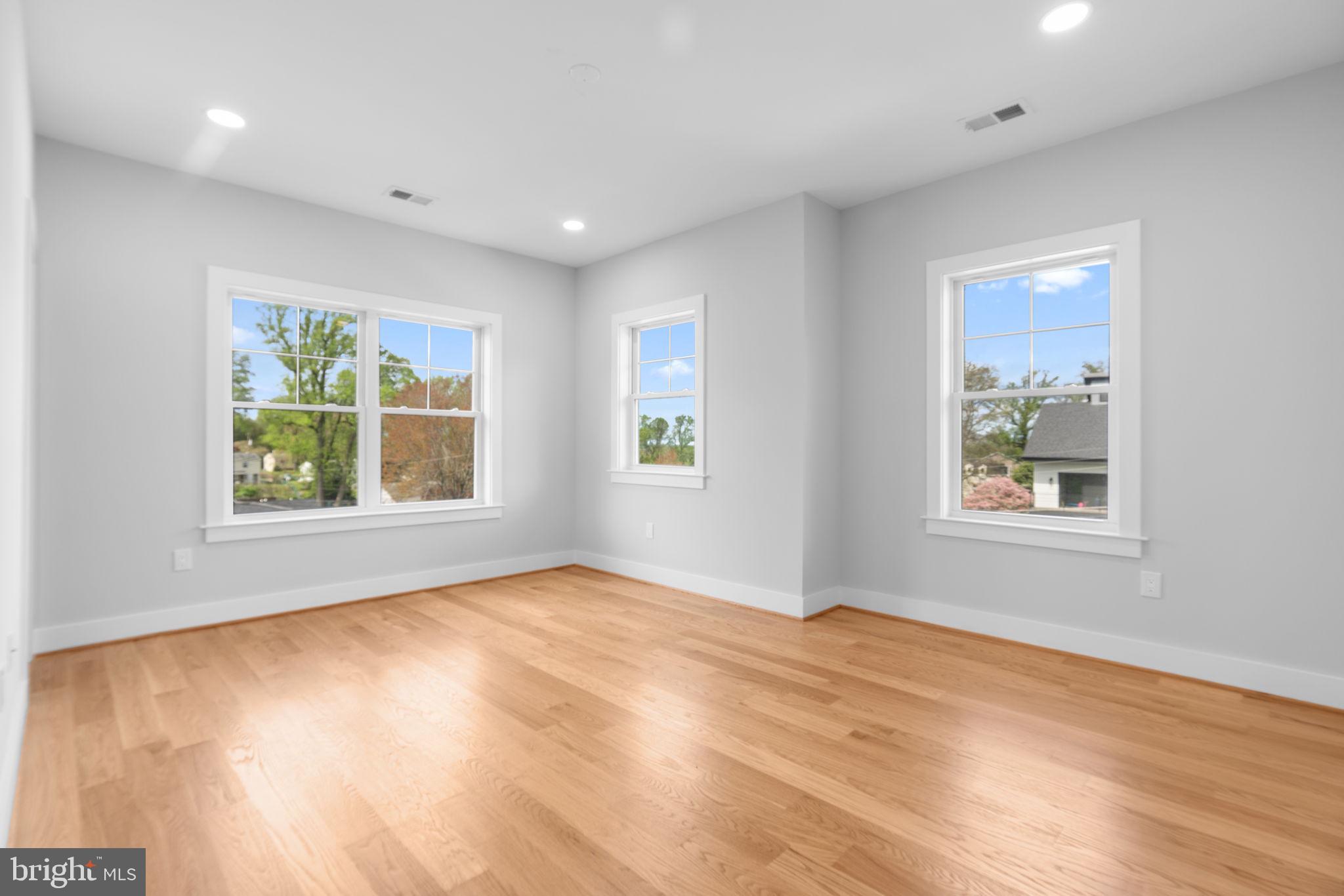 PIMMIT HILLS - Residential