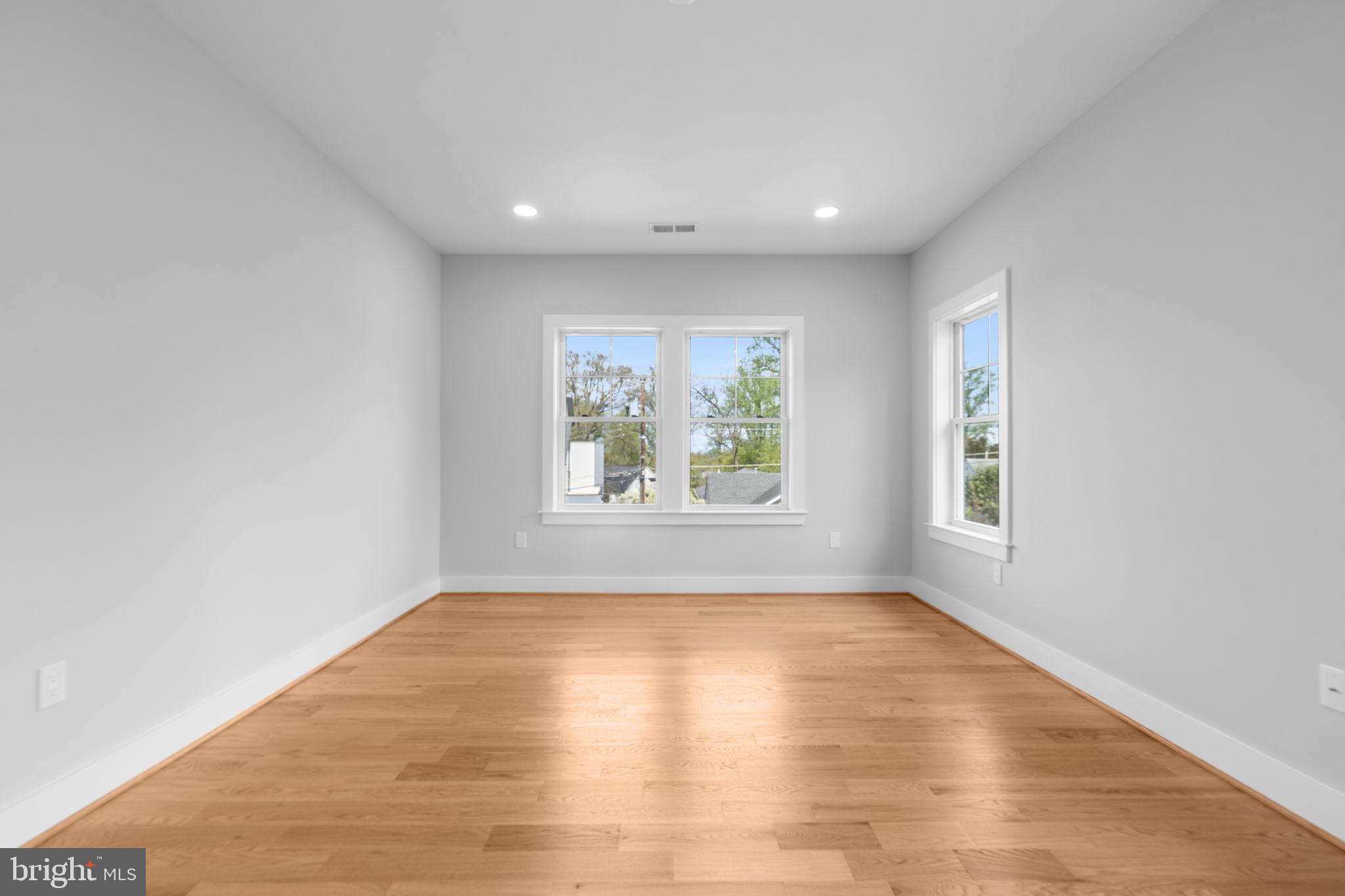 PIMMIT HILLS - Residential