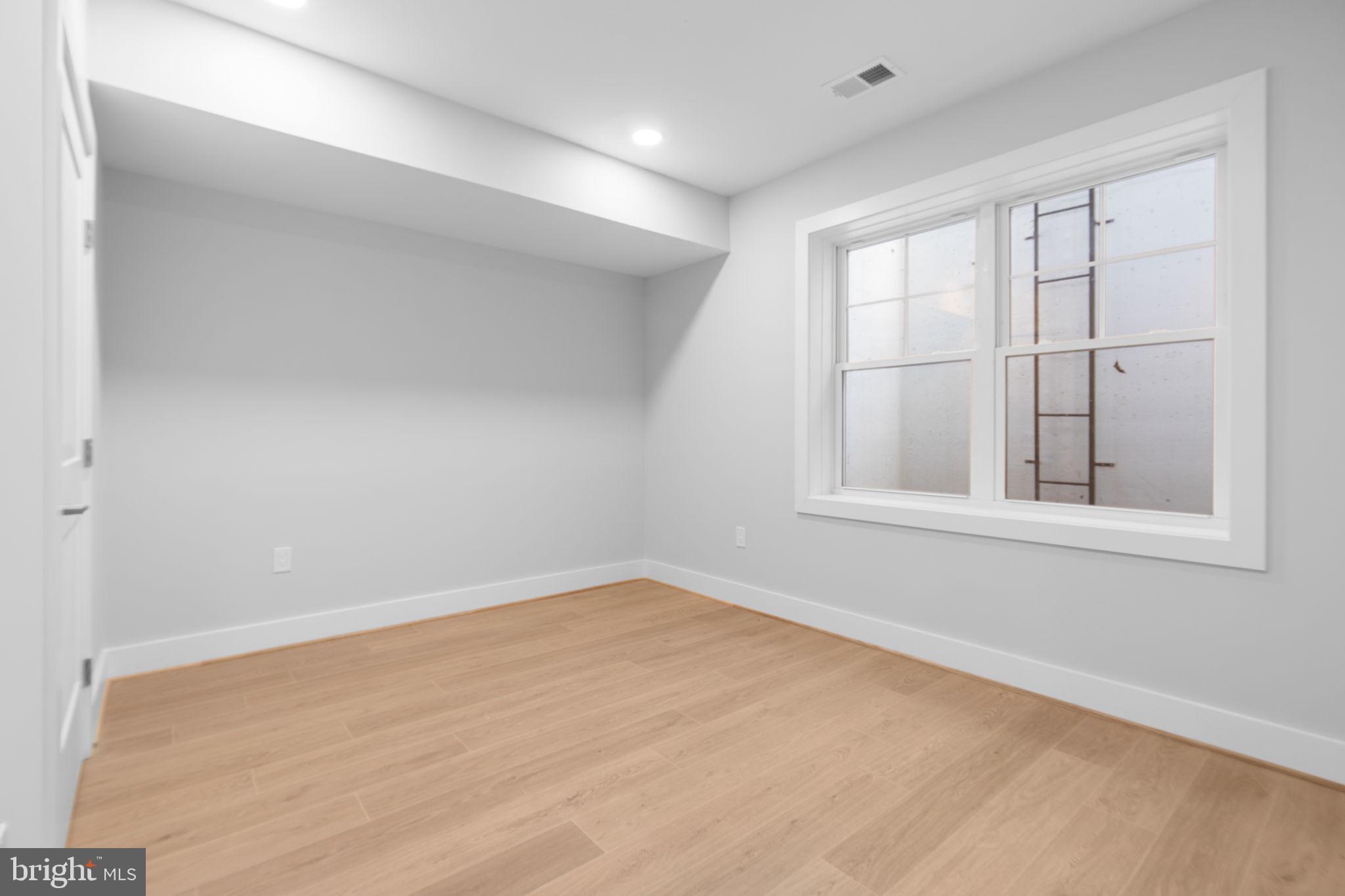 PIMMIT HILLS - Residential