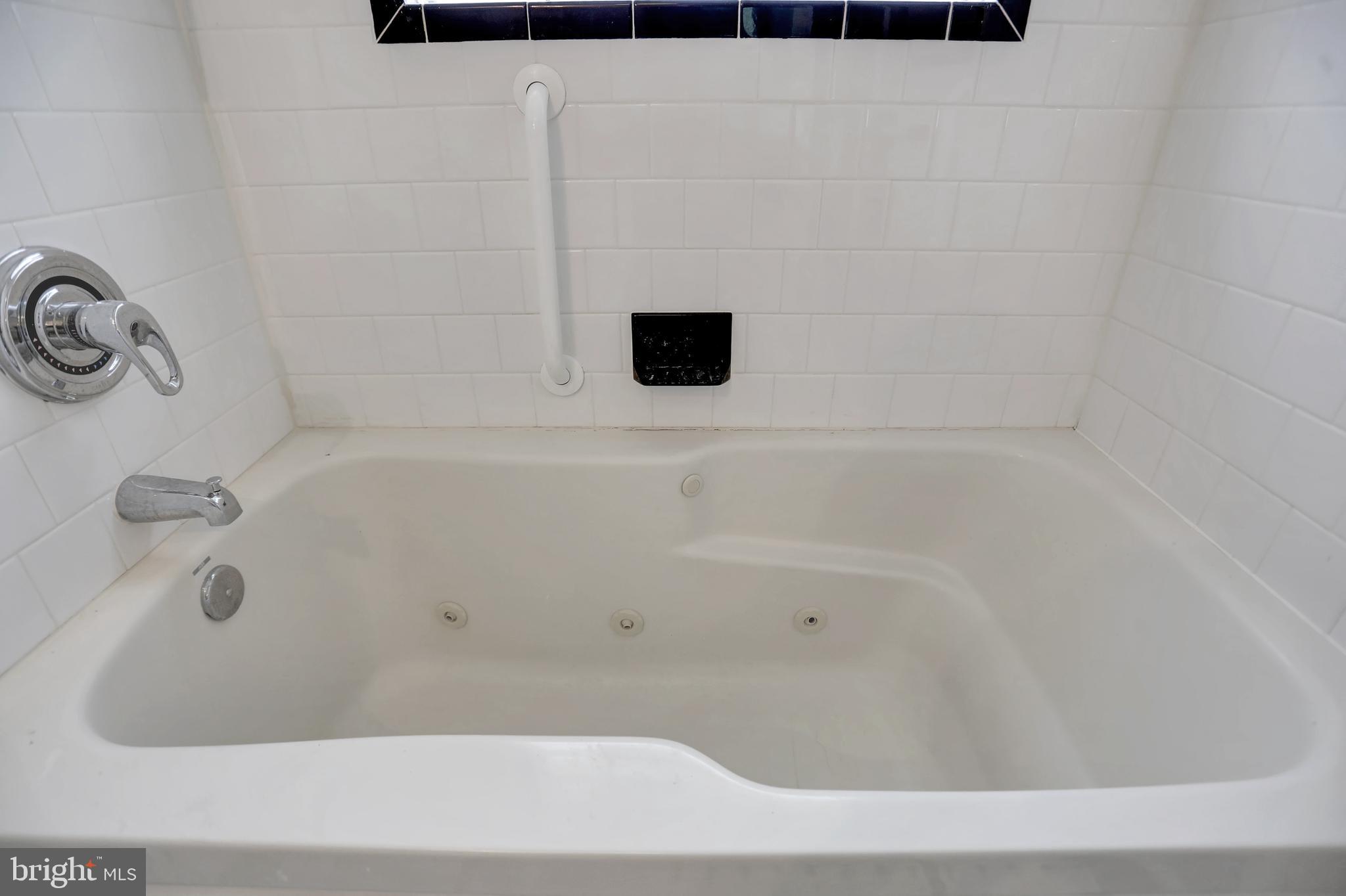 ROBIN HILLS - Residential