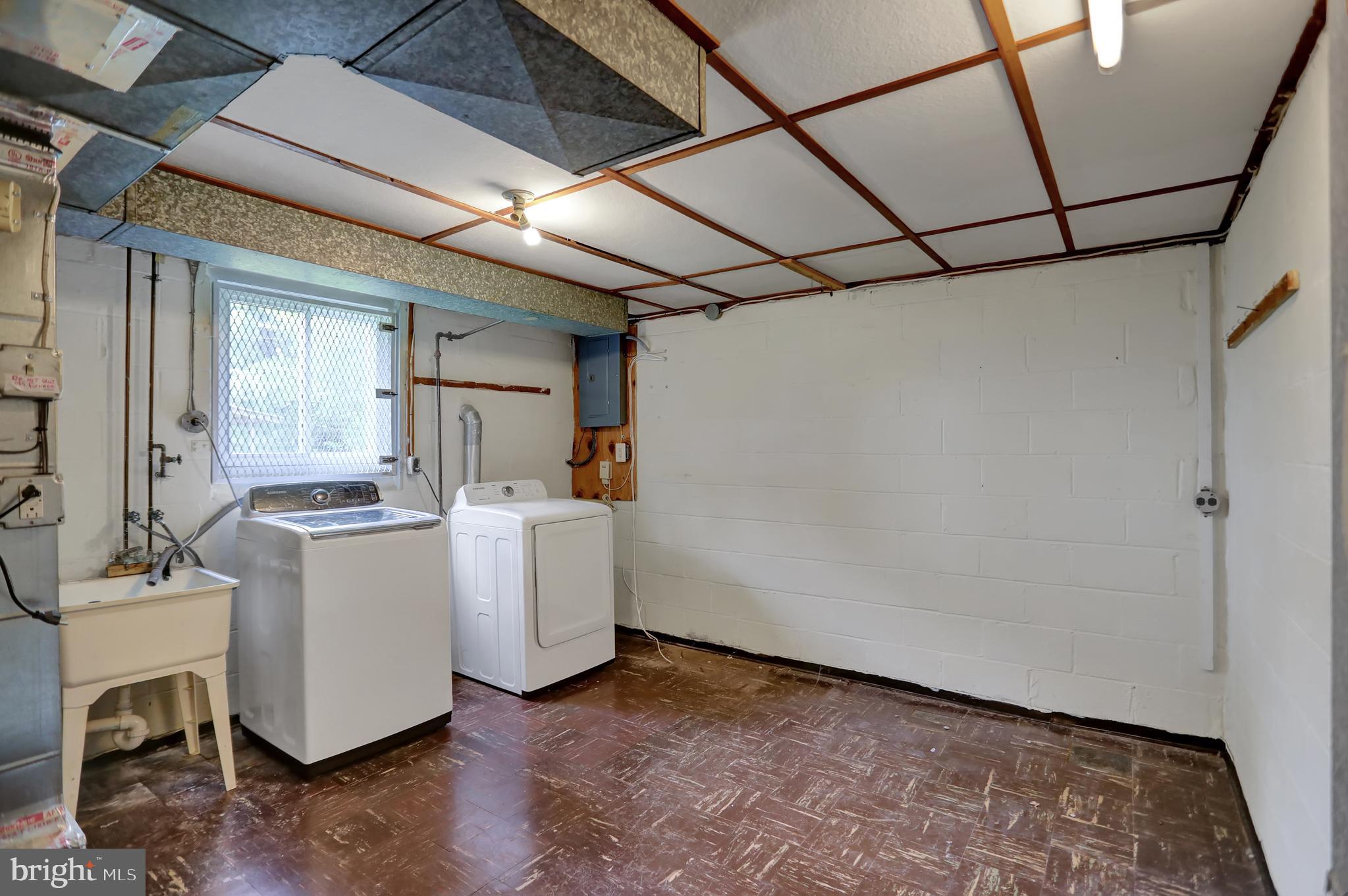 ROBIN HILLS - Residential