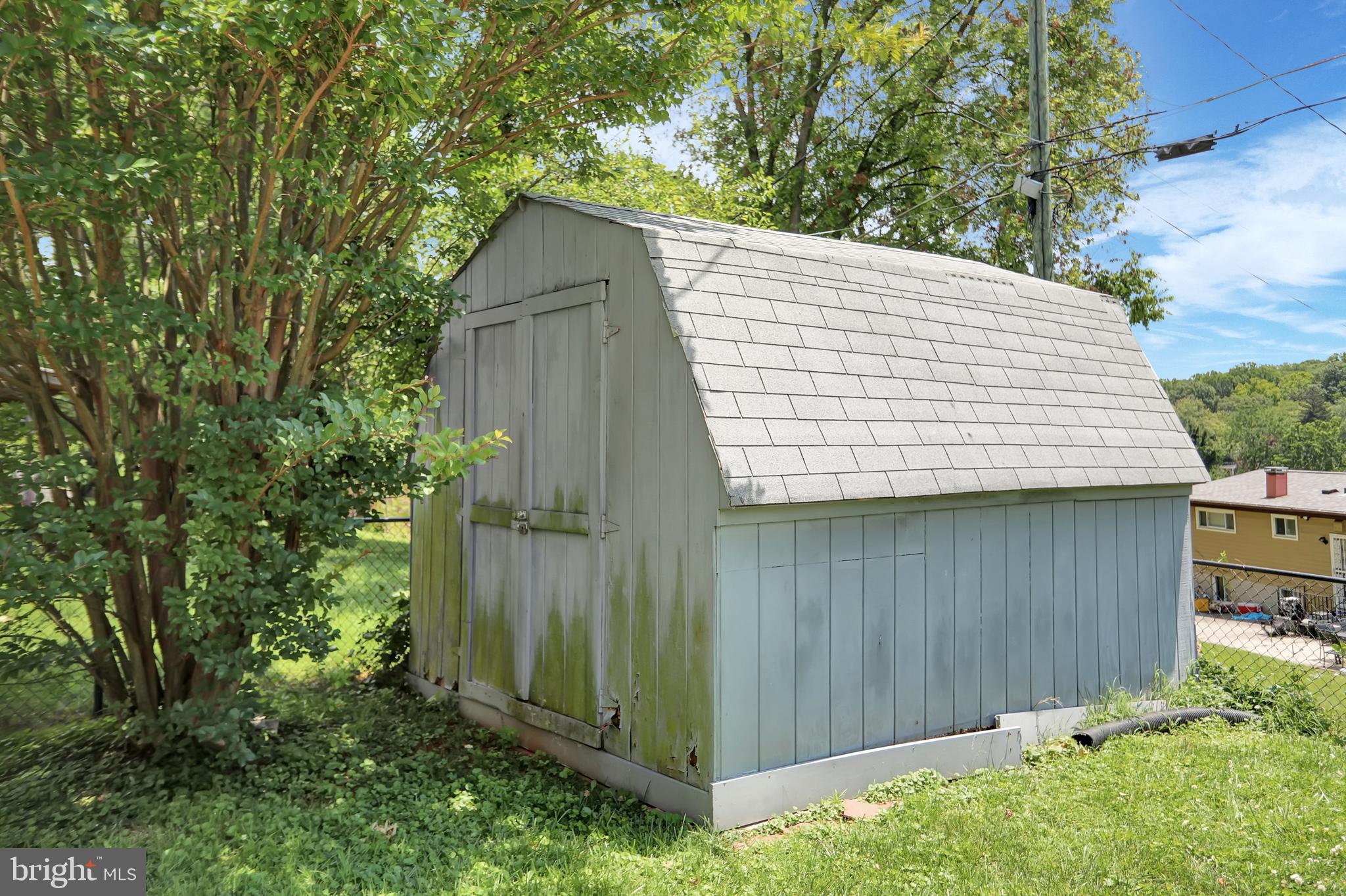 ROBIN HILLS - Residential