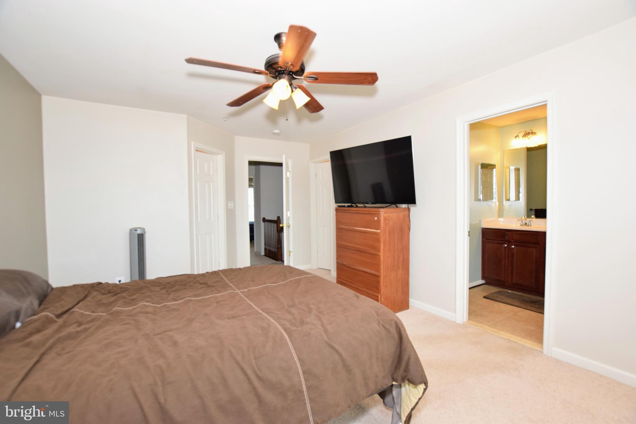 HOLLY WOODS - Residential