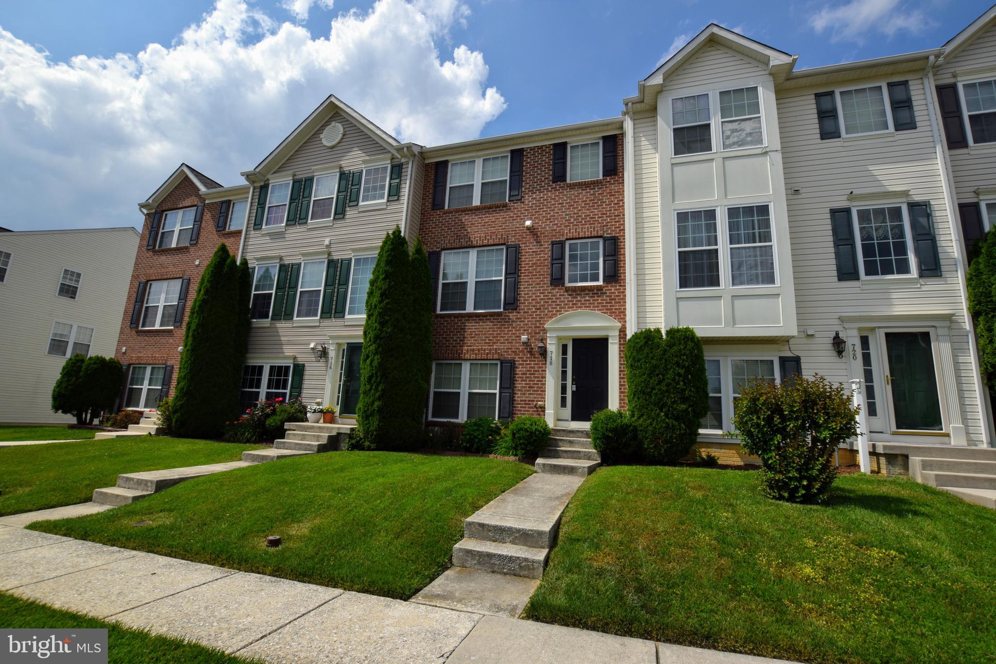 HOLLY WOODS - Residential